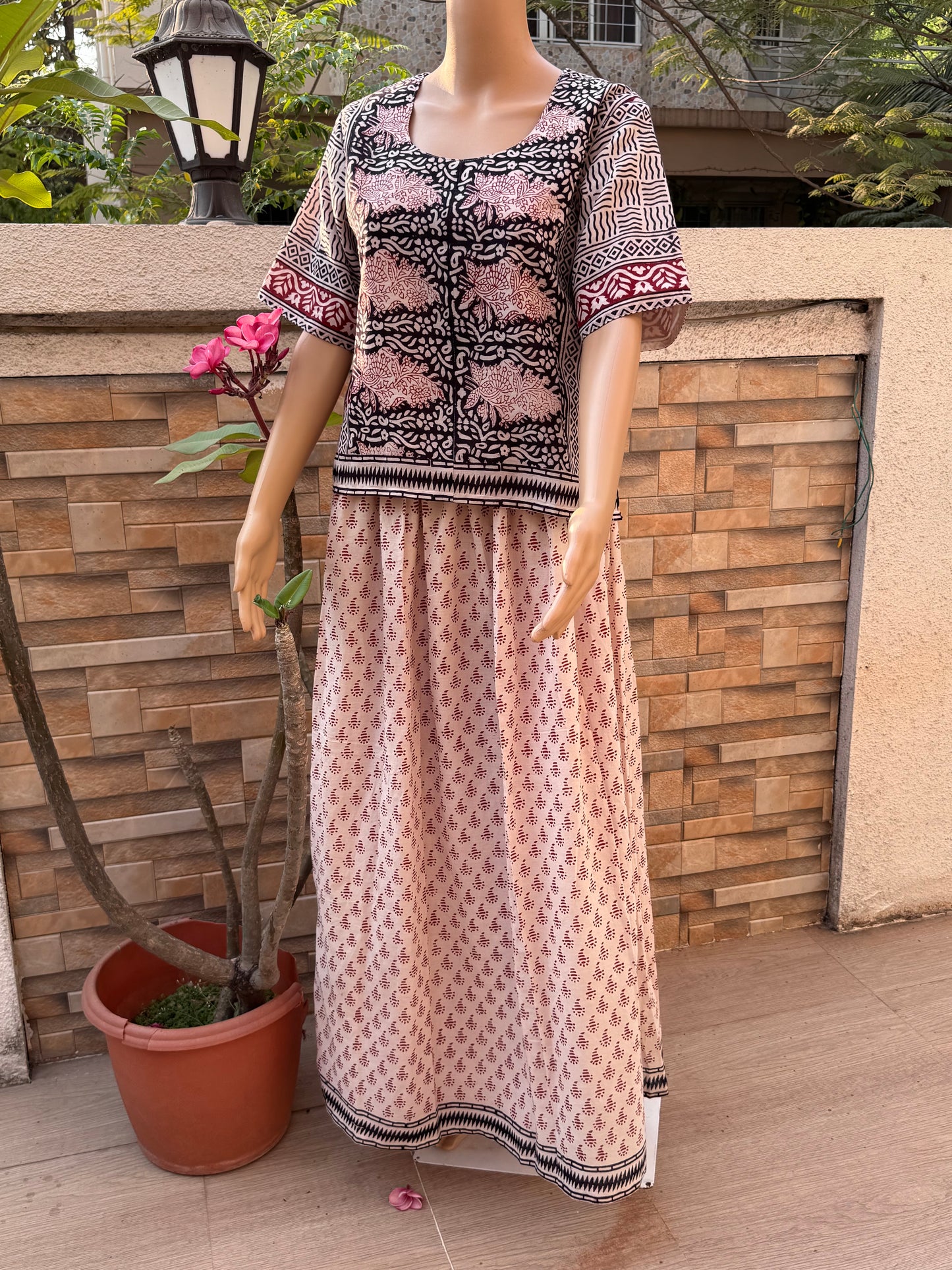 SUMAN : SKIRT AND TOP SET