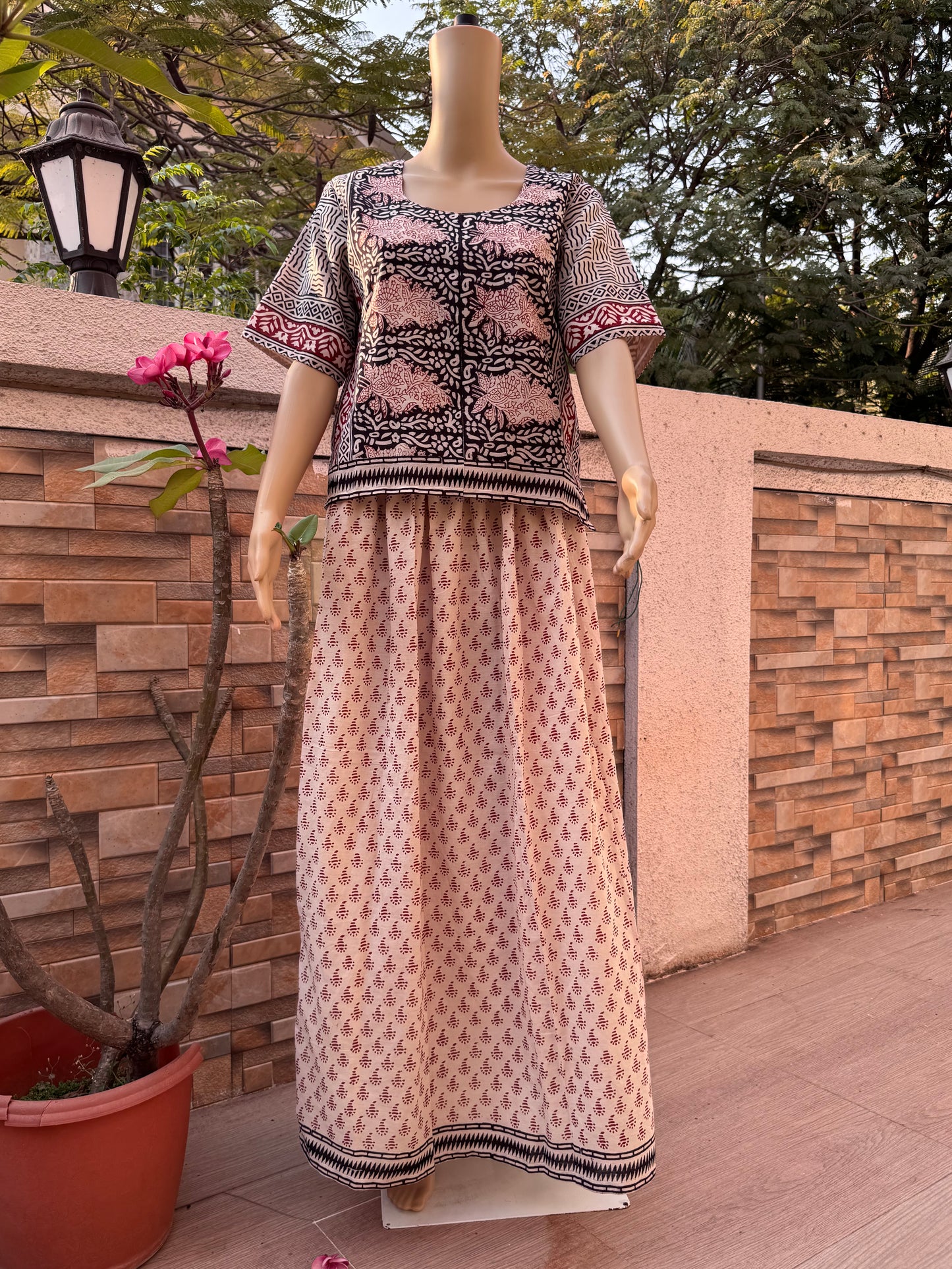 SUMAN : SKIRT AND TOP SET