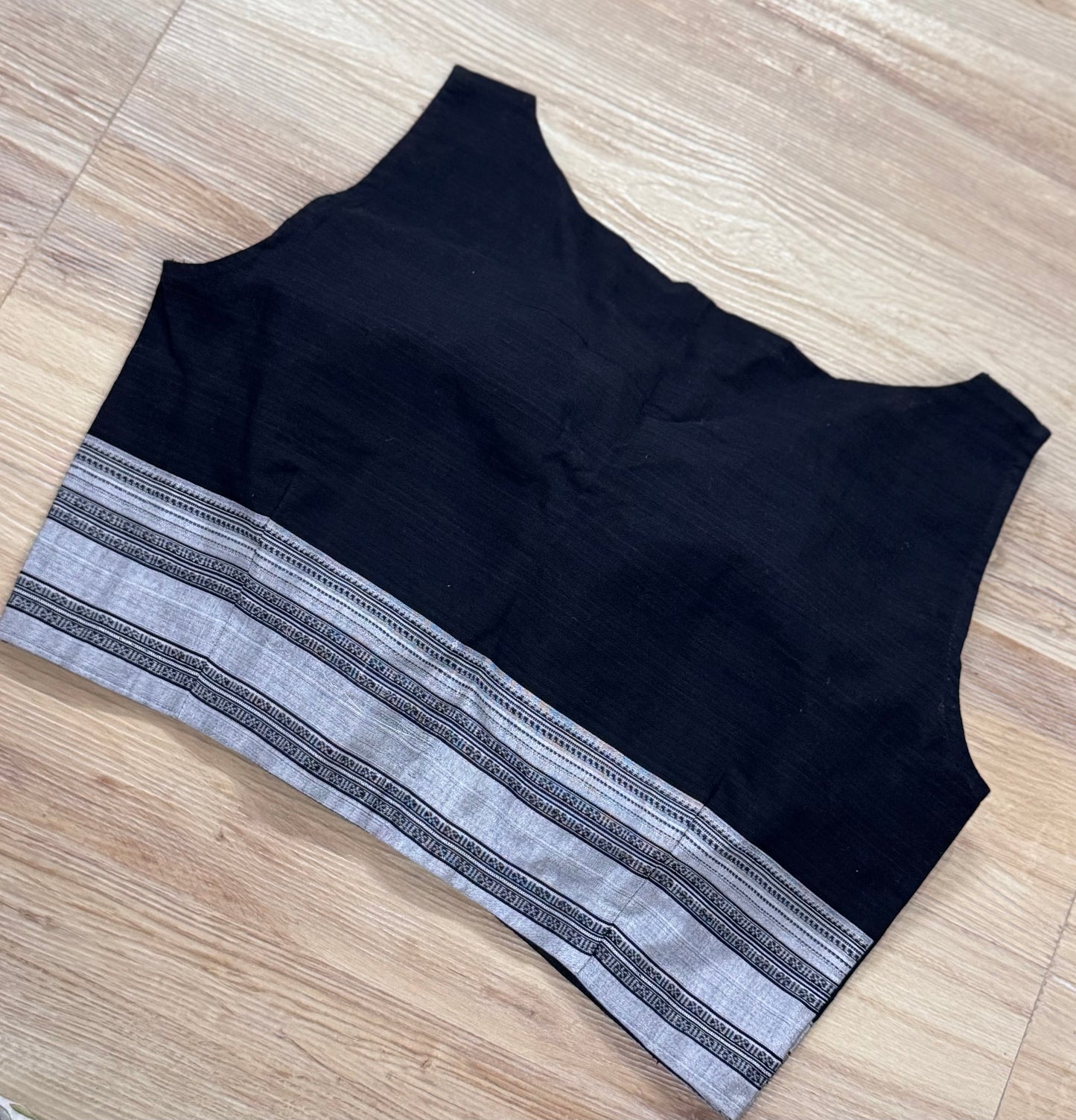 KAJAL : BLACK COTTON BLOUSE