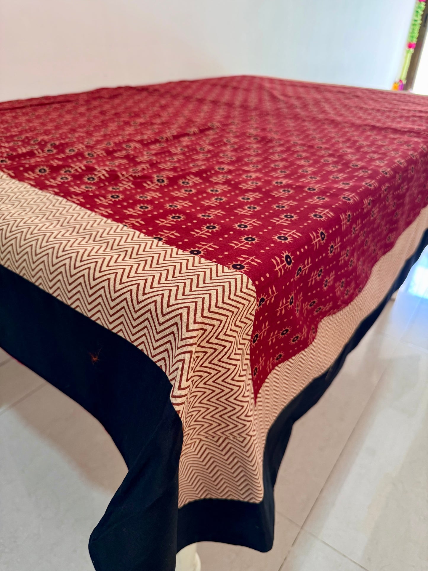 FLORAL COTTON TABLE COVER