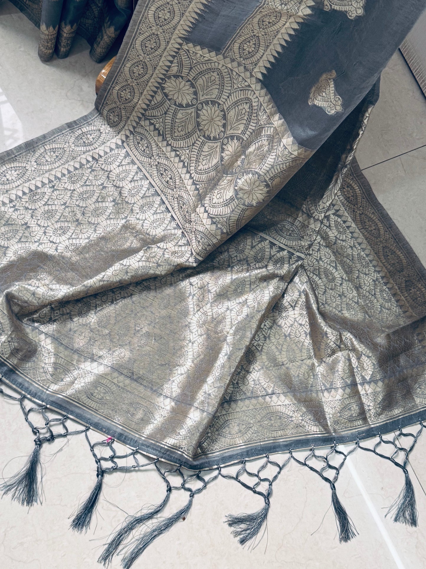 DEVI : MAHESHWARI SAREE