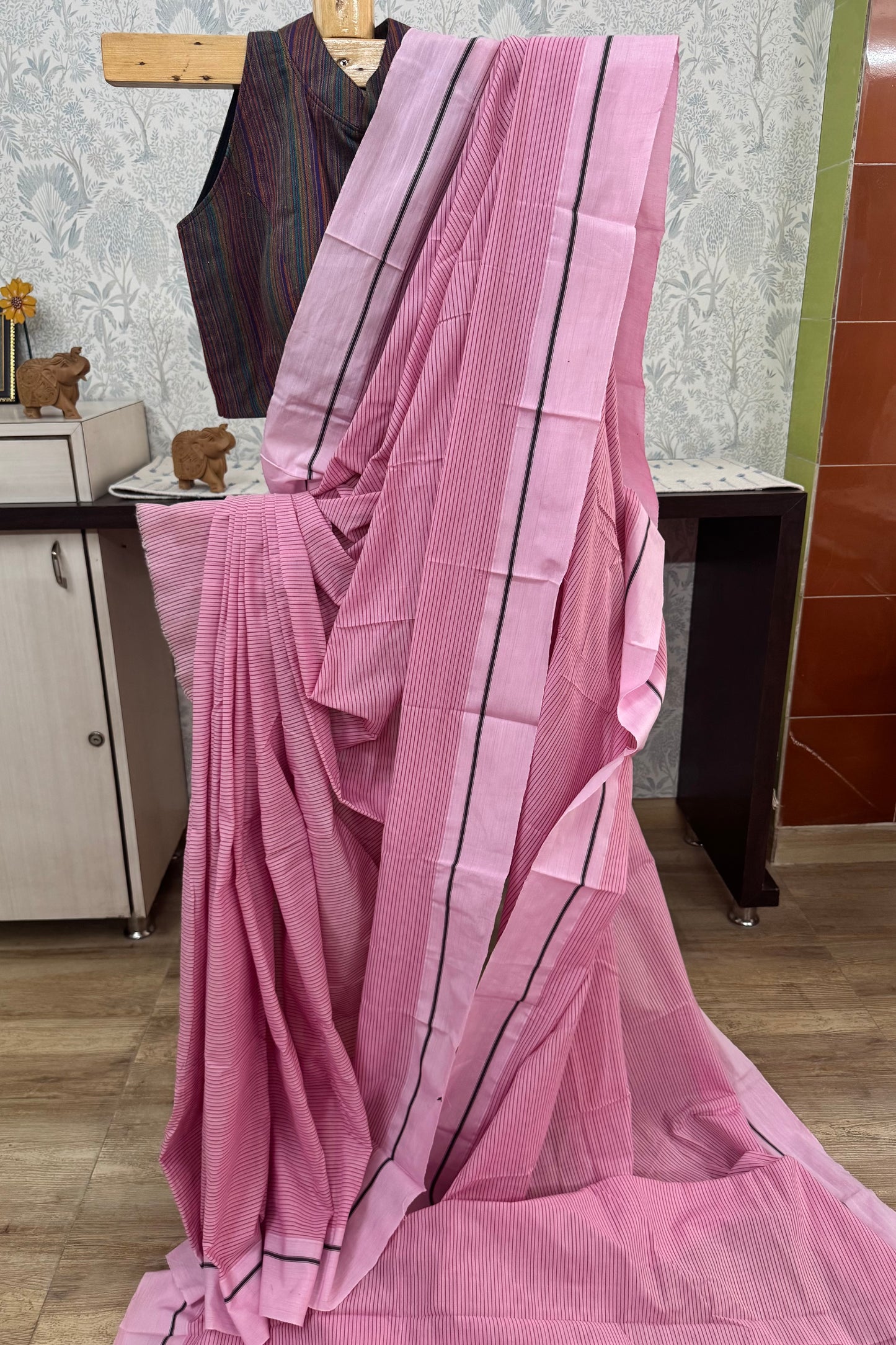 APARNA : PATTEDA ANCHU SAREE