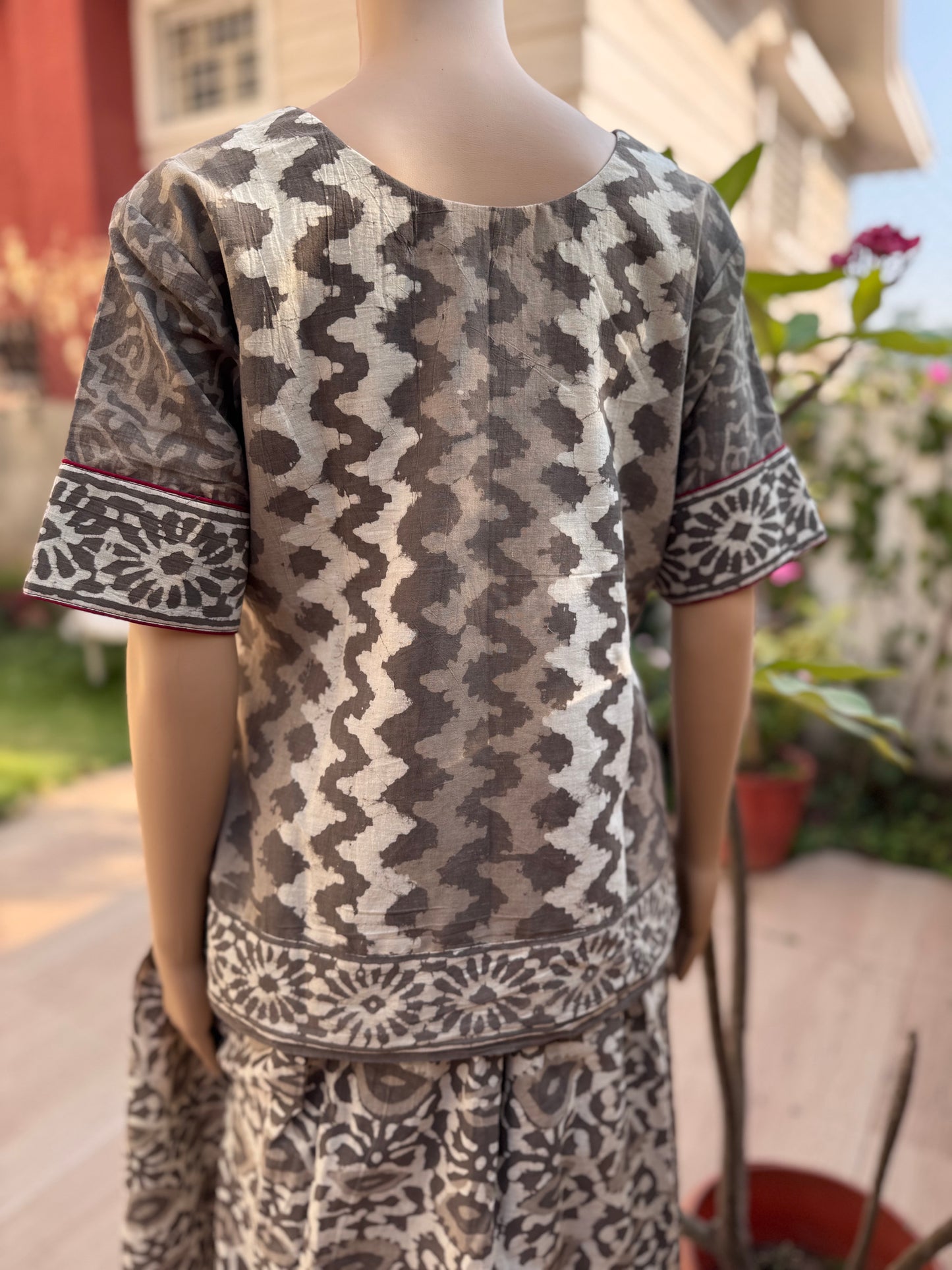 SITARA : SKIRT AND TOP SET