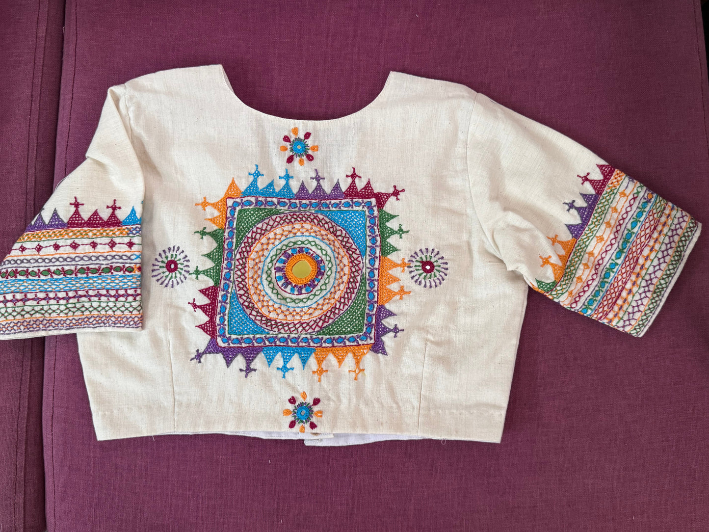 RANGIN : PURE COTTON EMBROIDERED BLOUSE