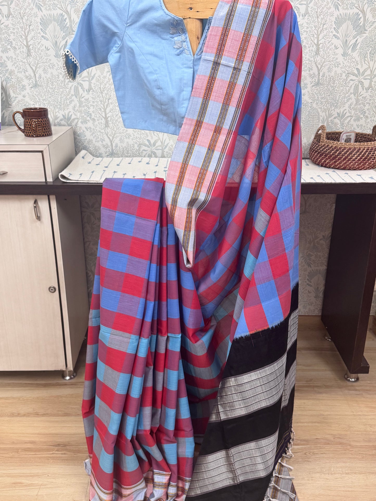 HARINI : CHECKERED ILKAL COTTON SAREE
