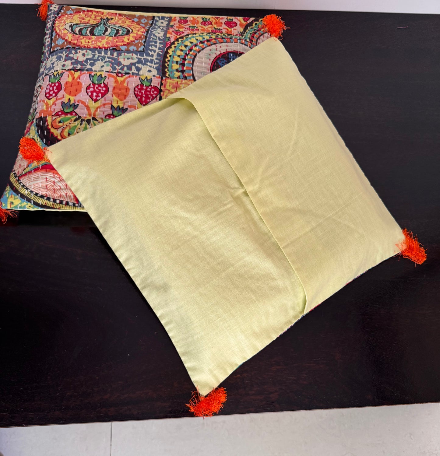 KANTHA MUTLICOLOUR : SET OF 2 COVERS