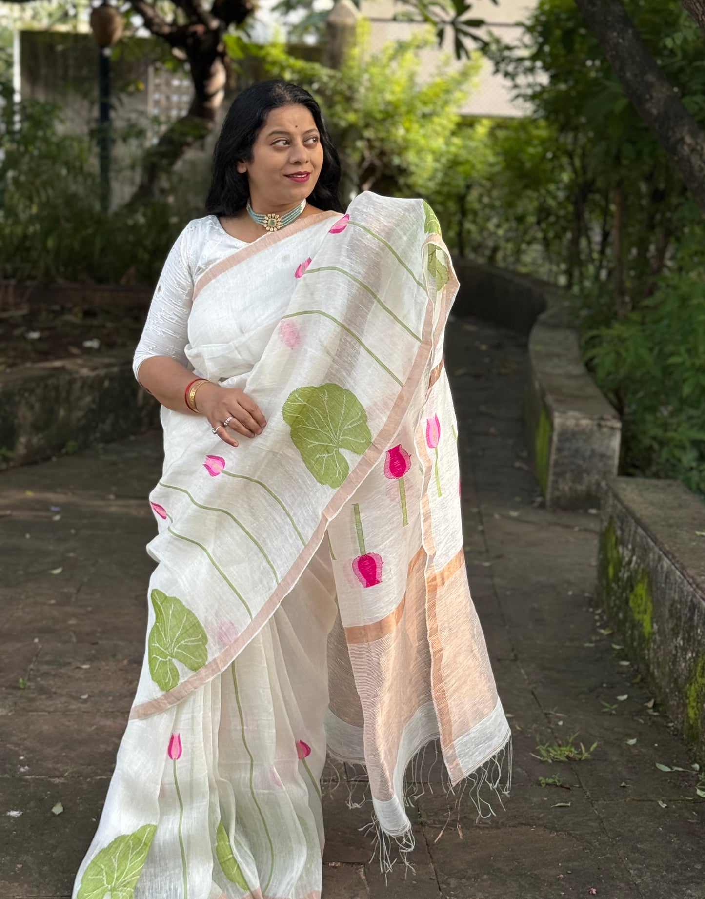Silk-linen saree with lotus motif