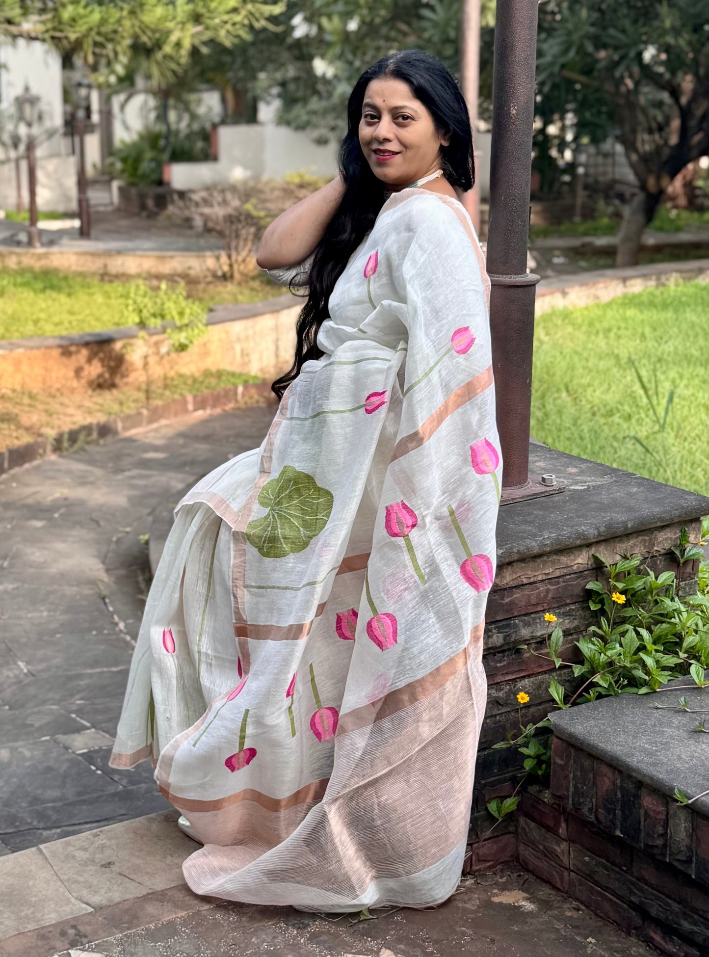 Silk-linen saree with lotus motif