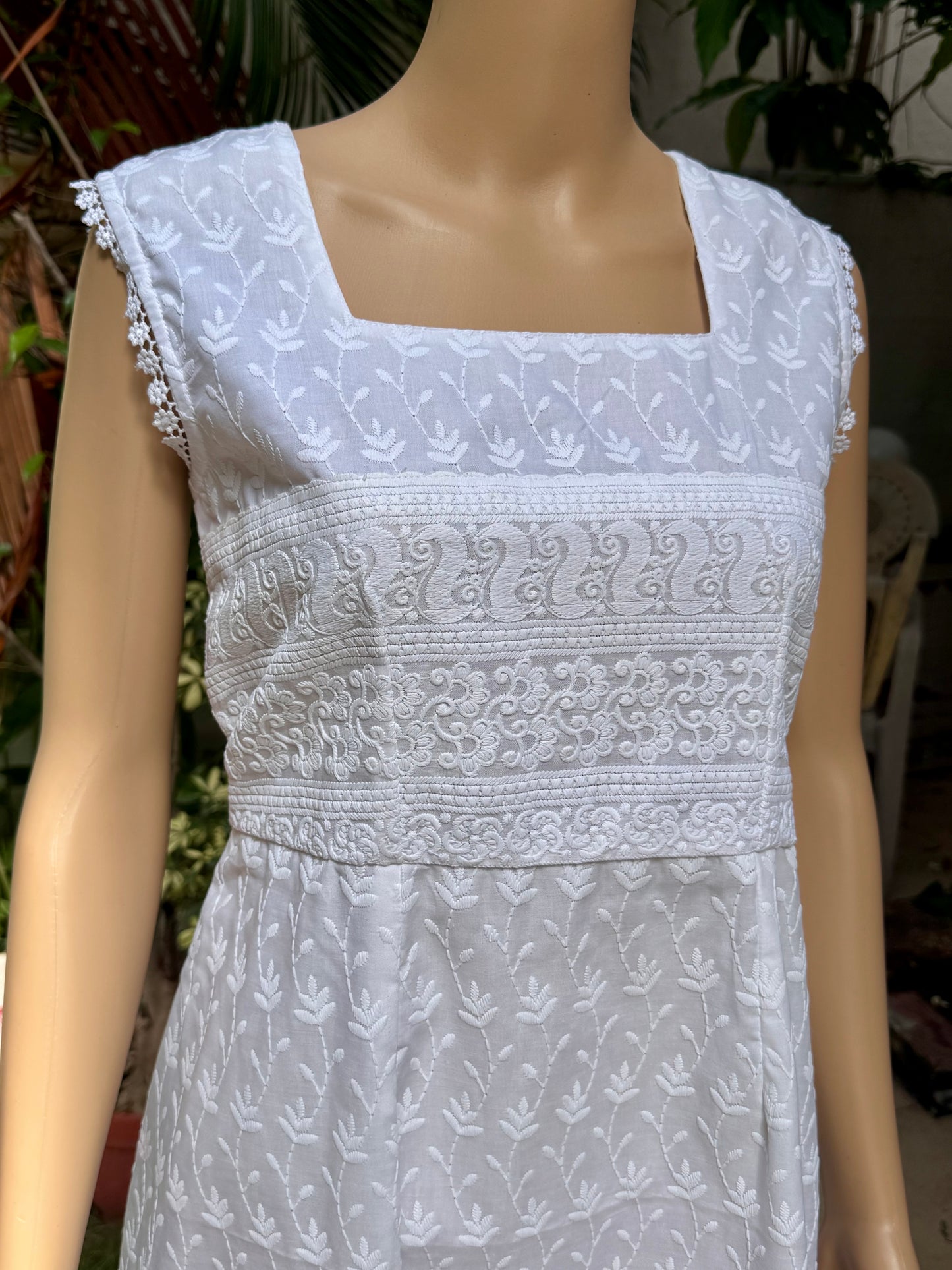 SNOWWHITE : SCHIFFLI WHITE DRESS