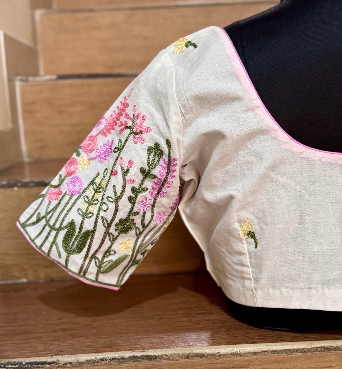 ON SLEEVE : WHITE EMBROIDERED BLOUSE