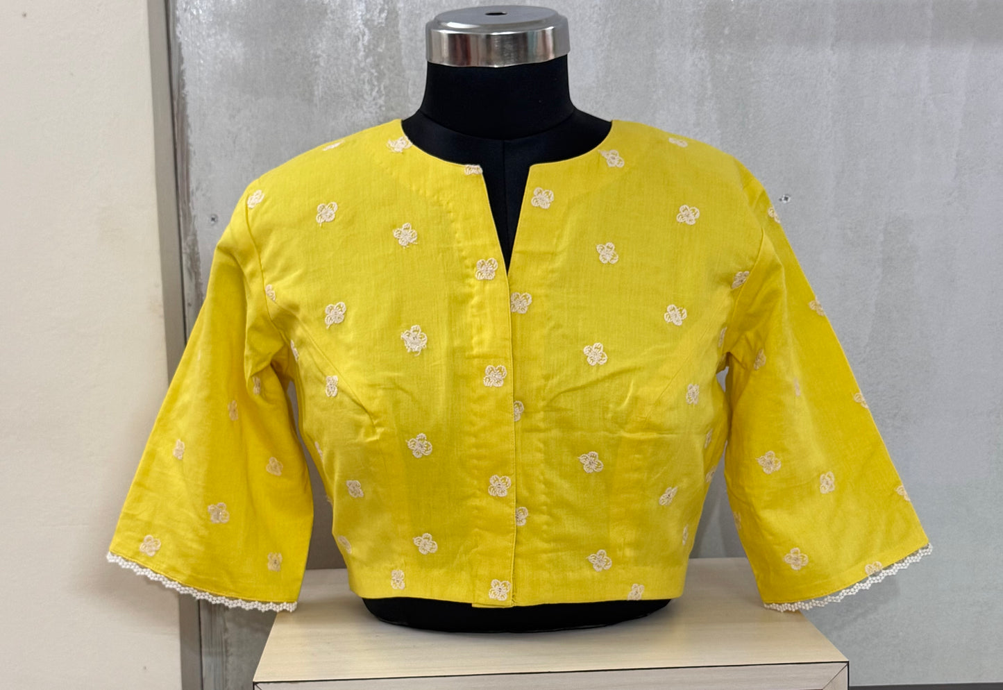 SUNSHINE : PURE COTTON EMBROIDERED BLOUSE