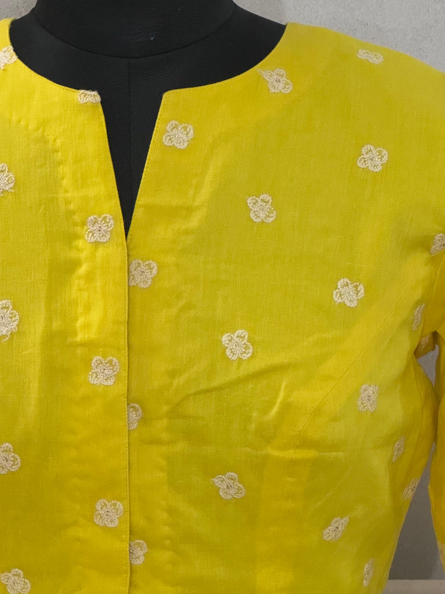 SUNSHINE : PURE COTTON EMBROIDERED BLOUSE
