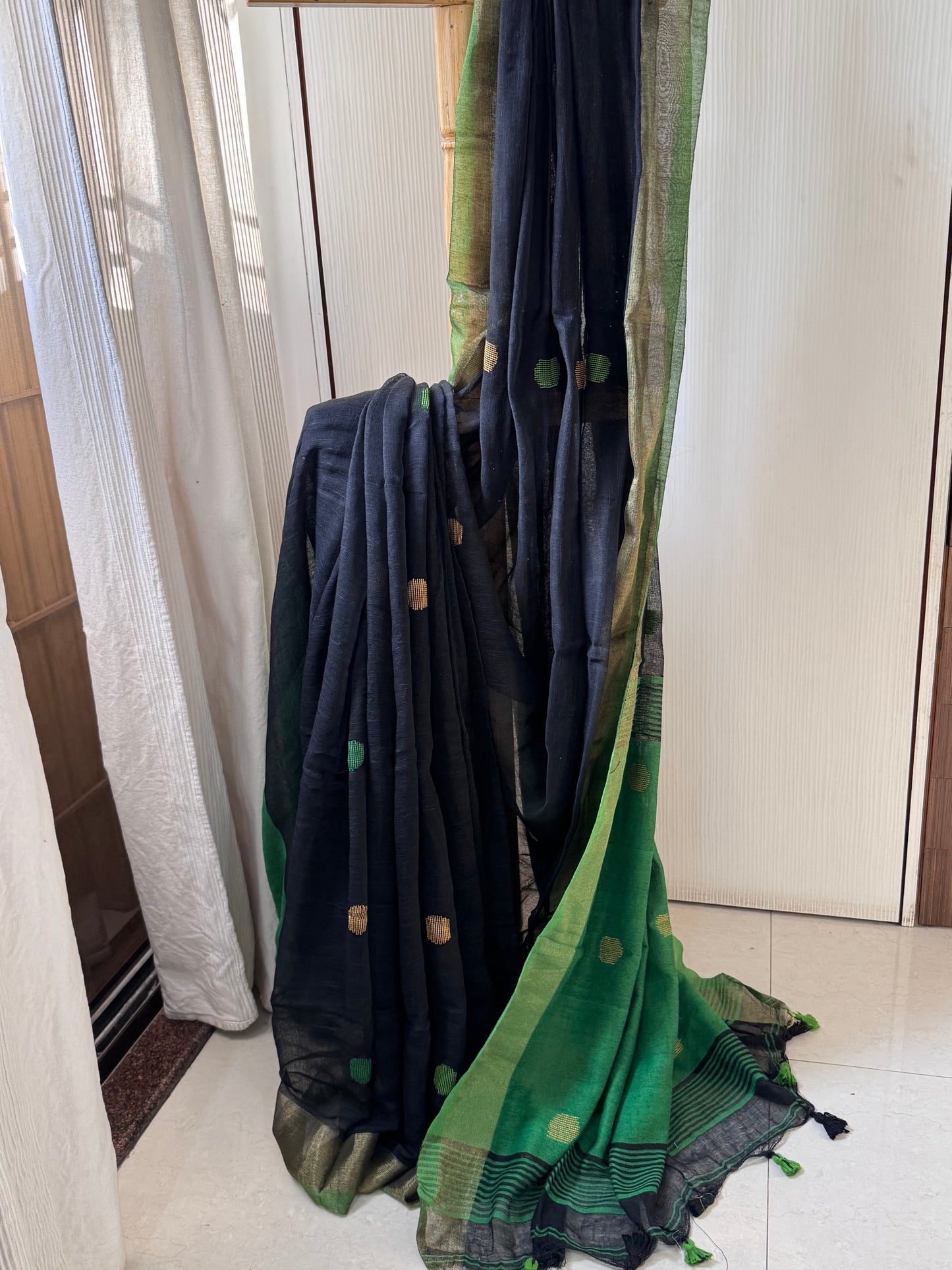 BLACK LINEN SAREE