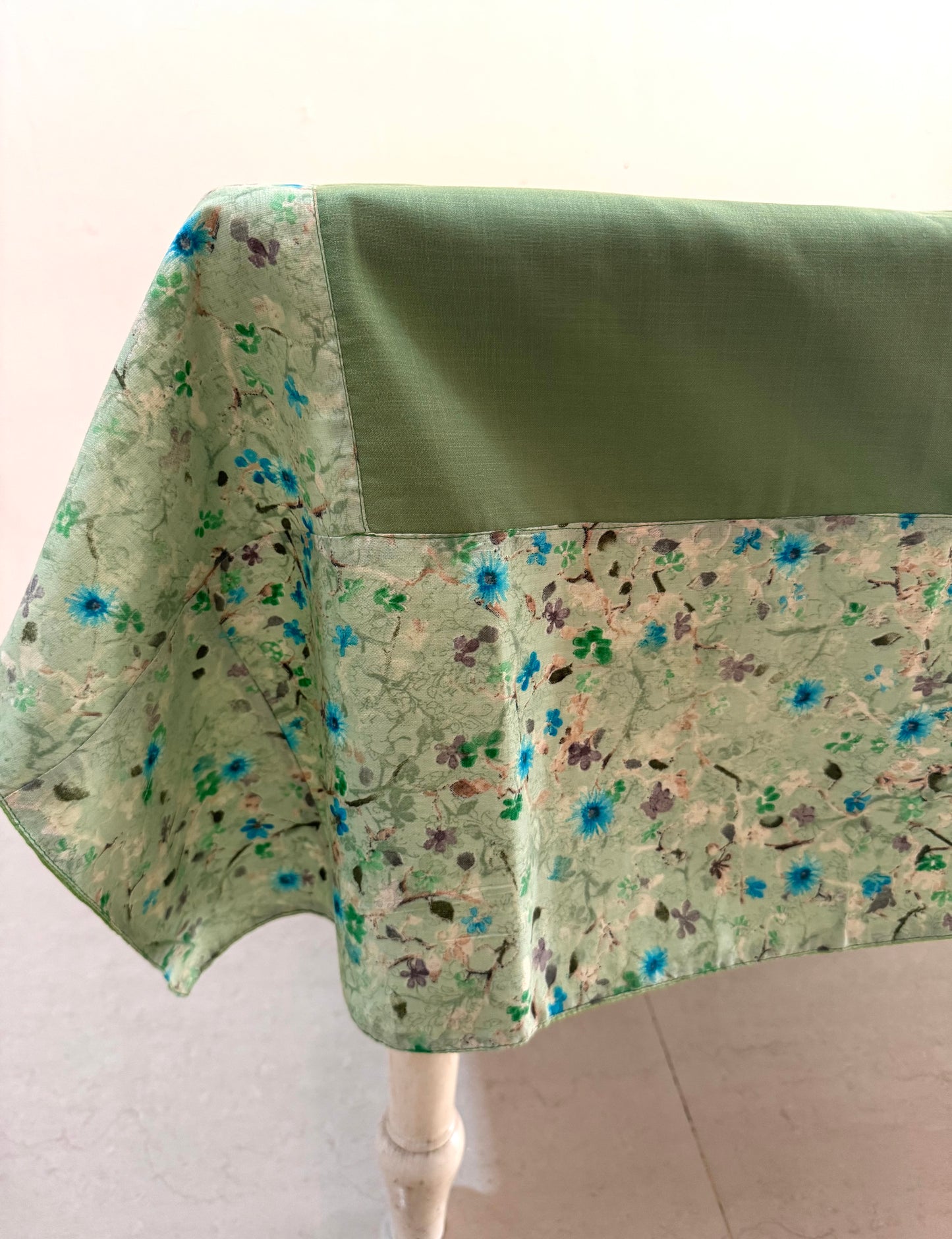 PLAIN GREEN WITH FLORAL COTTON TABLE COVER