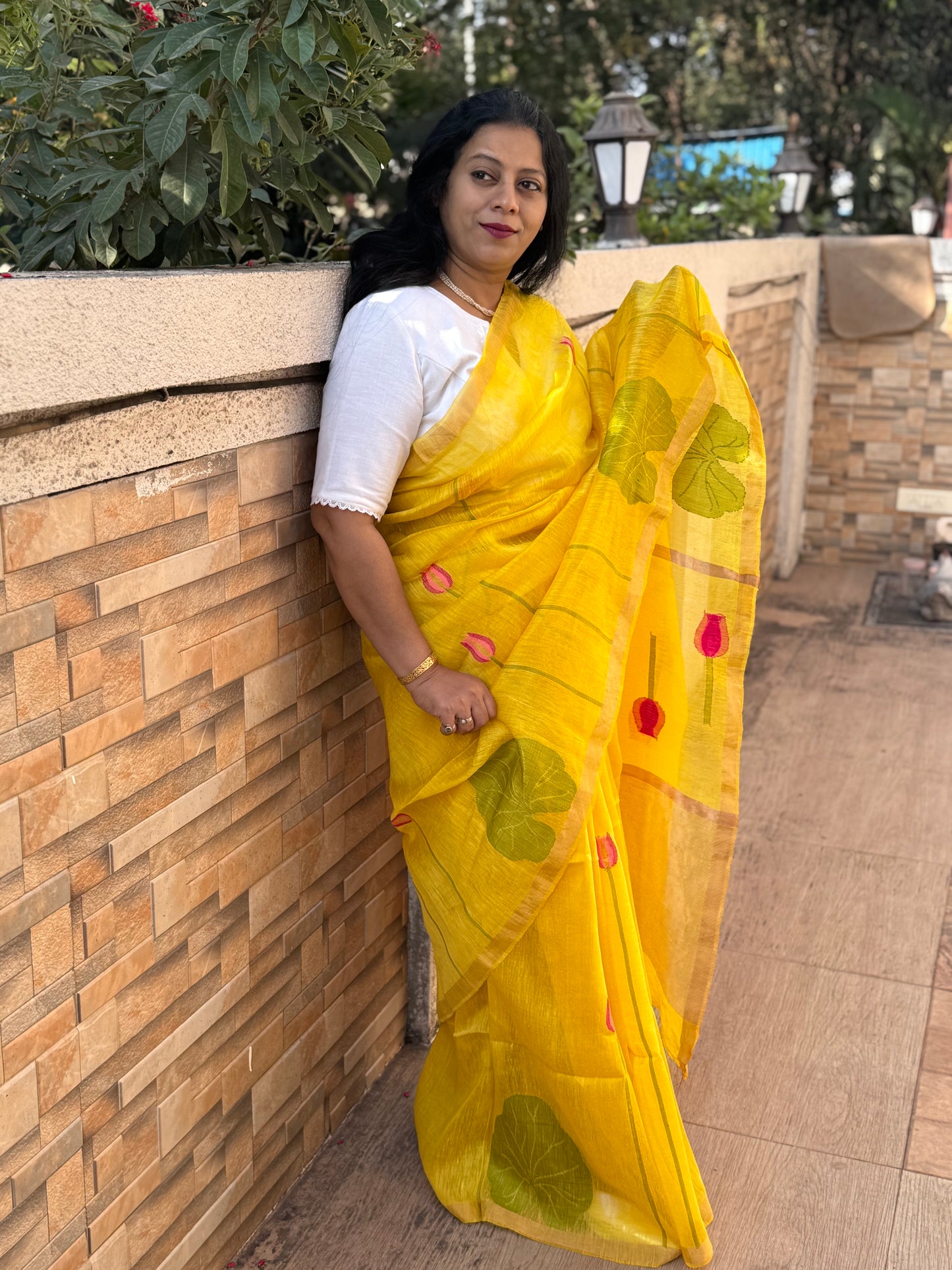 SURYAMUKHI : SILK LINEN SAREE WITH LOTUS
