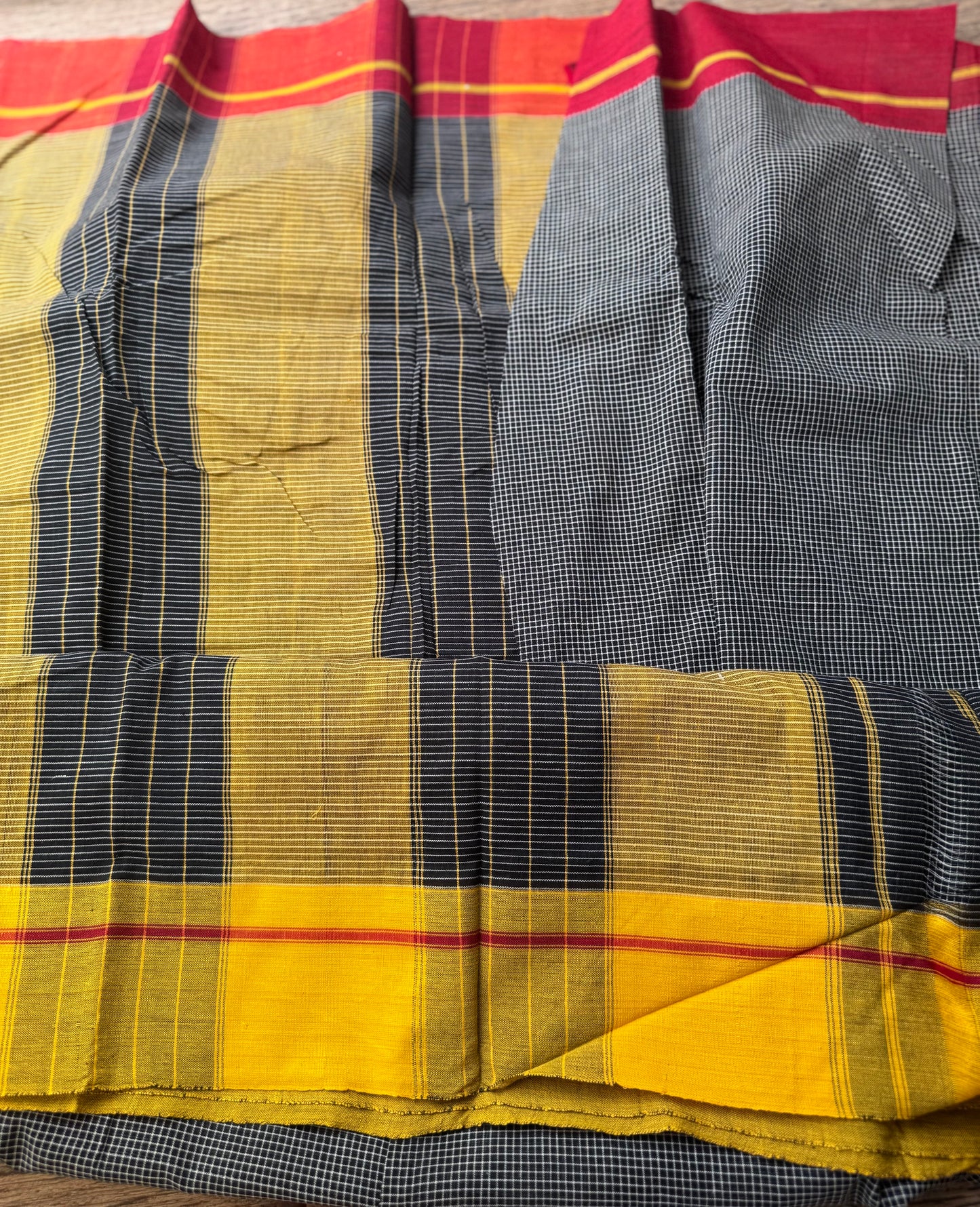 LATIKA : PATTEDA ANCHU SAREE