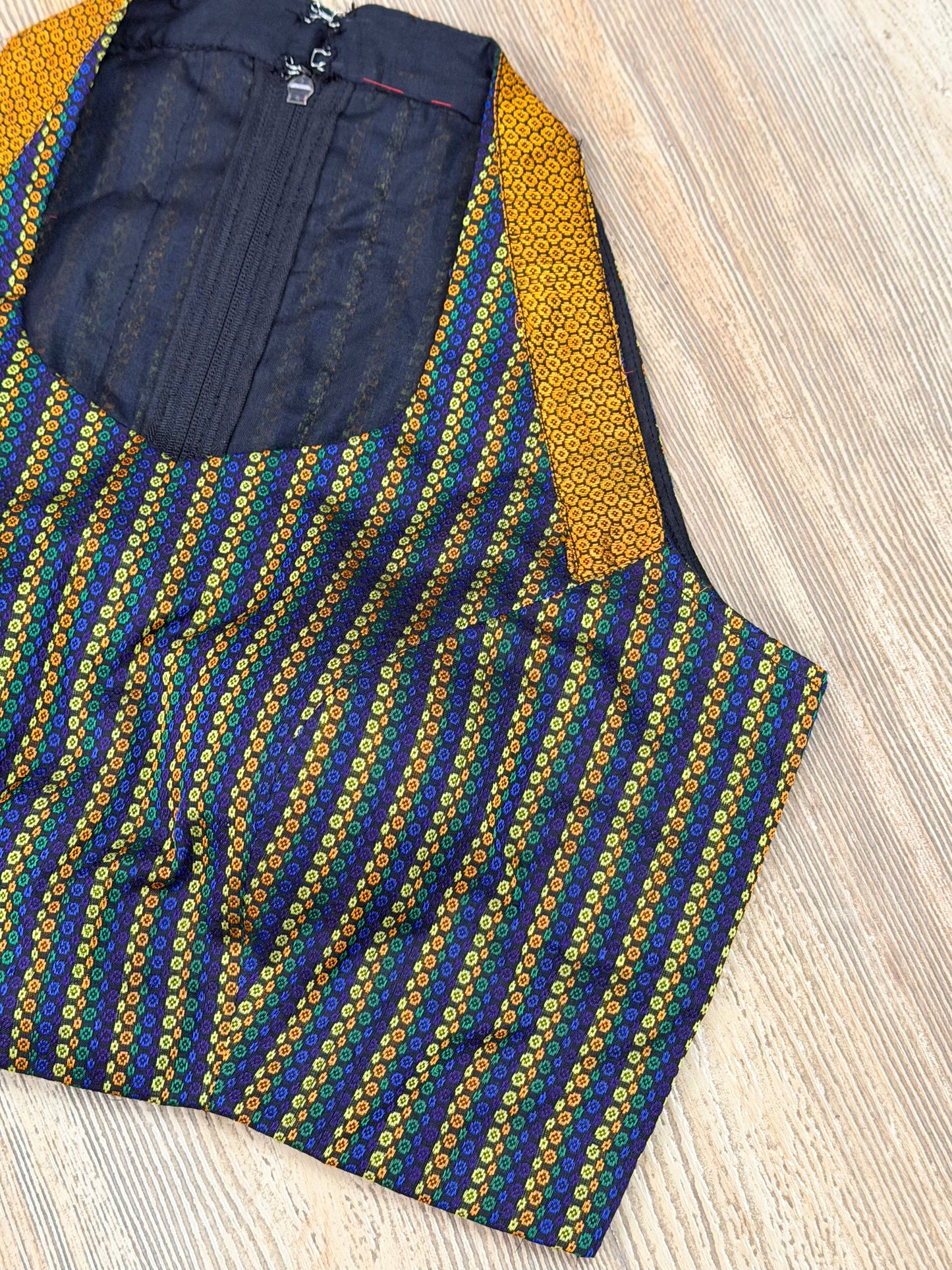 PEEYA : MULTICOLOUR KHUN HALTER BLOUSE