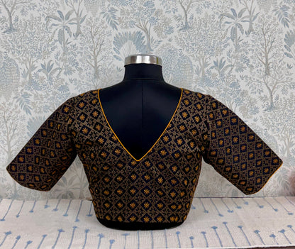 STAR GAZE : KASUTI EMBROIDERED RAW SILK BLOUSE