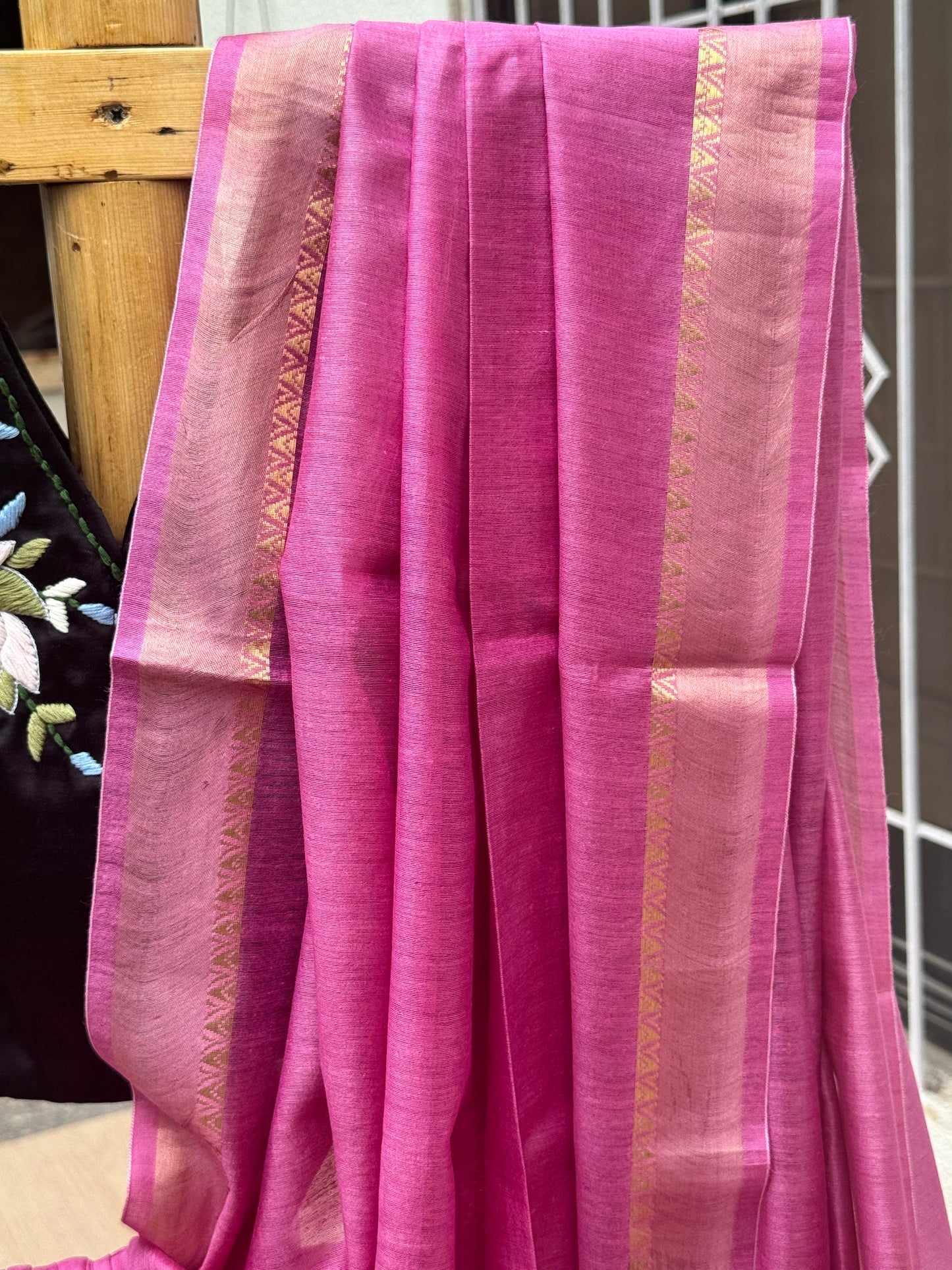 INDEERA : TUSSAR MUNGA SILK SAREE WITH INTRICATE ZARI BORDER