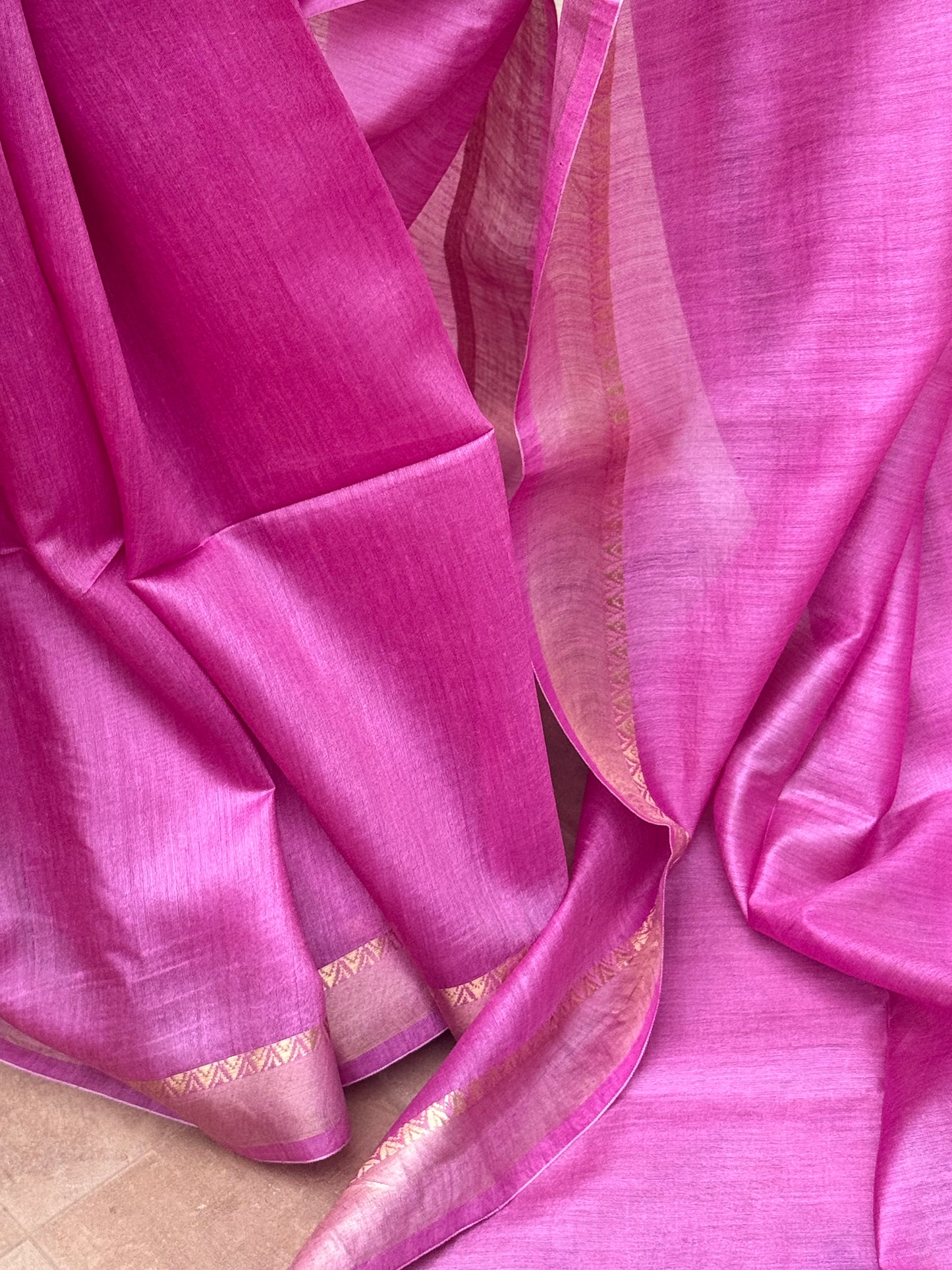 INDEERA : TUSSAR MUNGA SILK SAREE WITH INTRICATE ZARI BORDER
