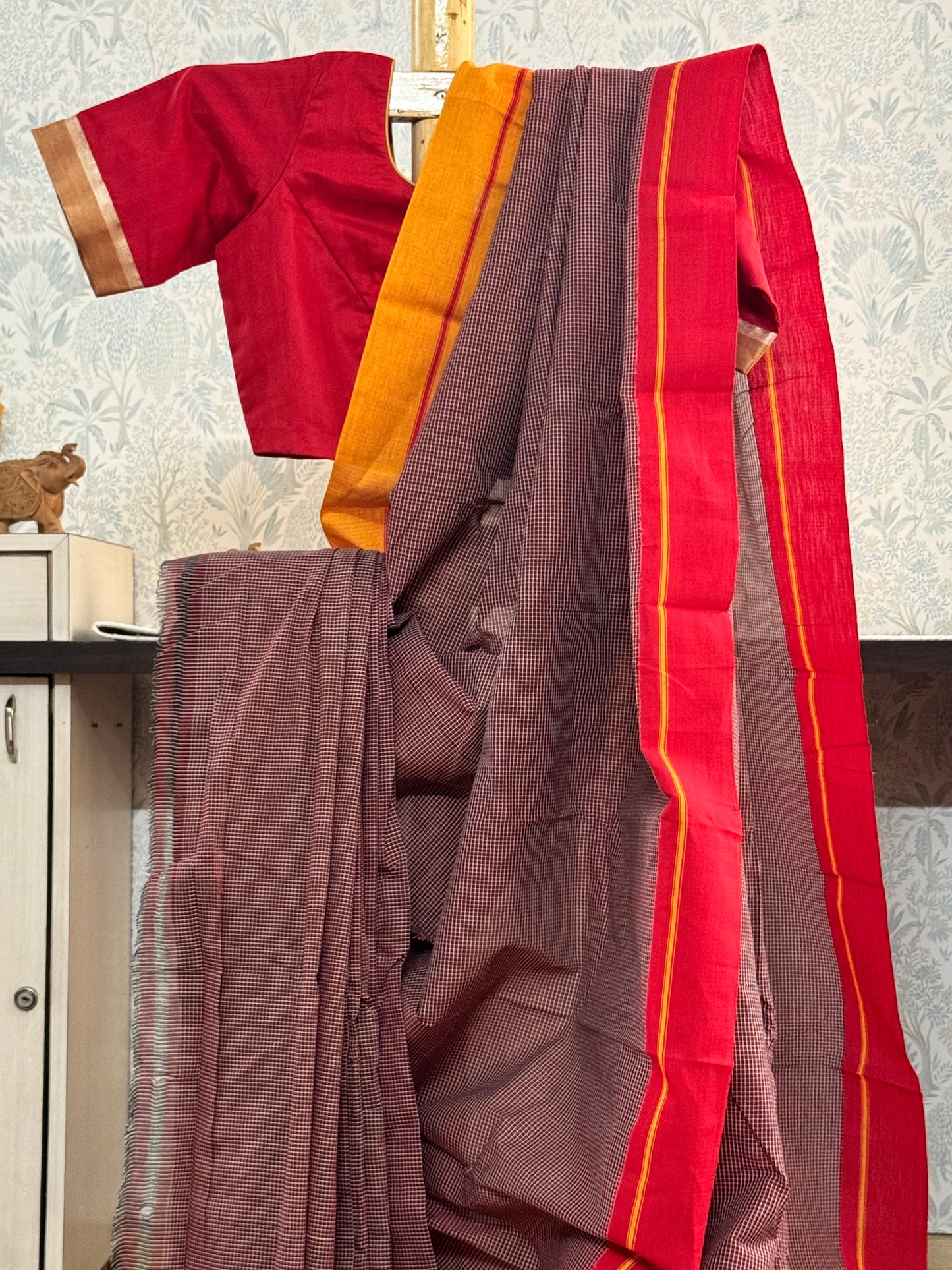 BHUMI : PATTEDA ANCHU SAREE