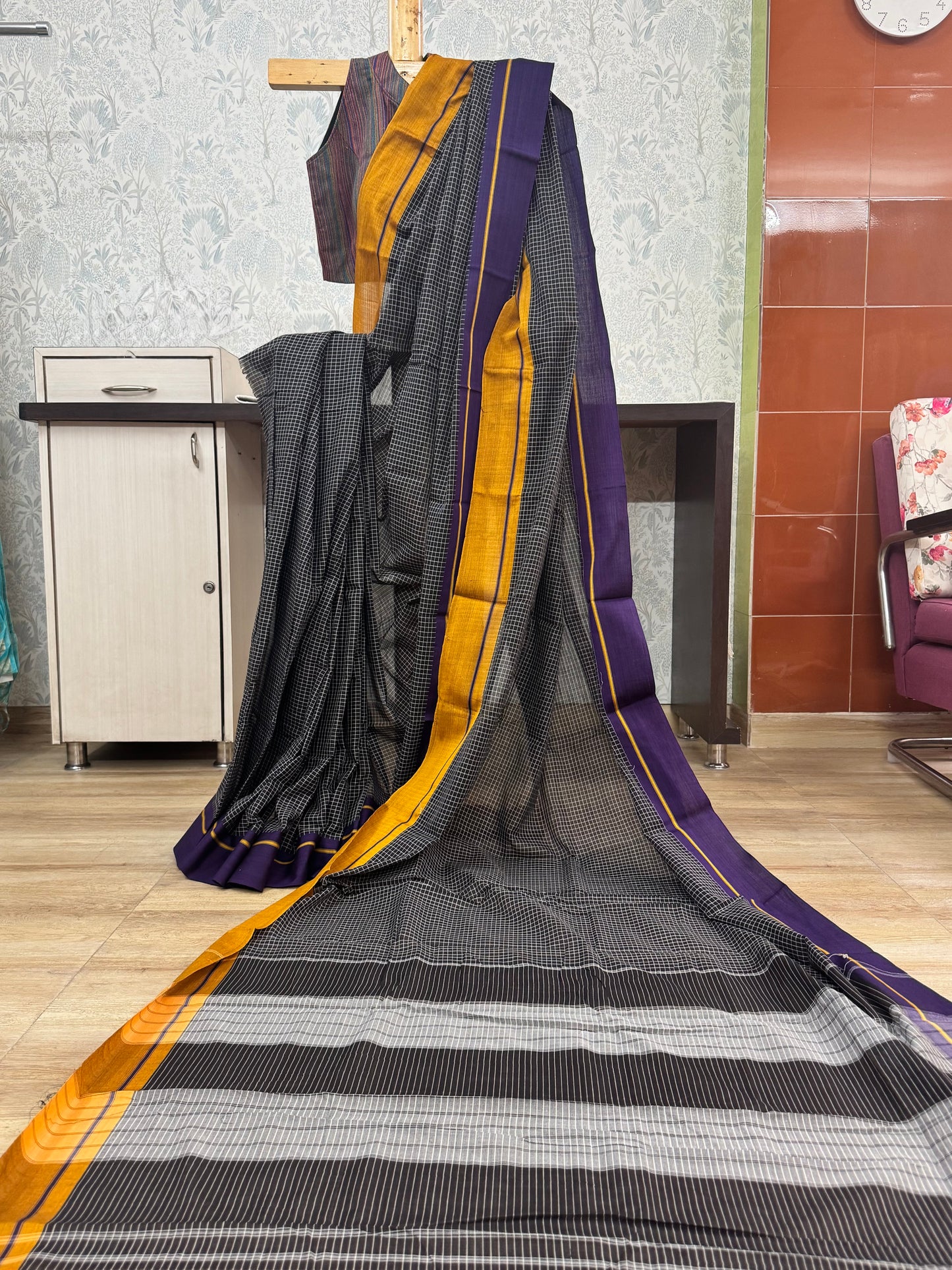 KESHAVI : PATTEDA ANCHU SAREE