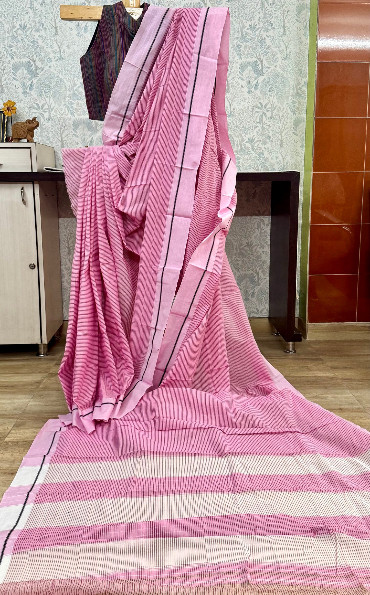 APARNA : PATTEDA ANCHU SAREE