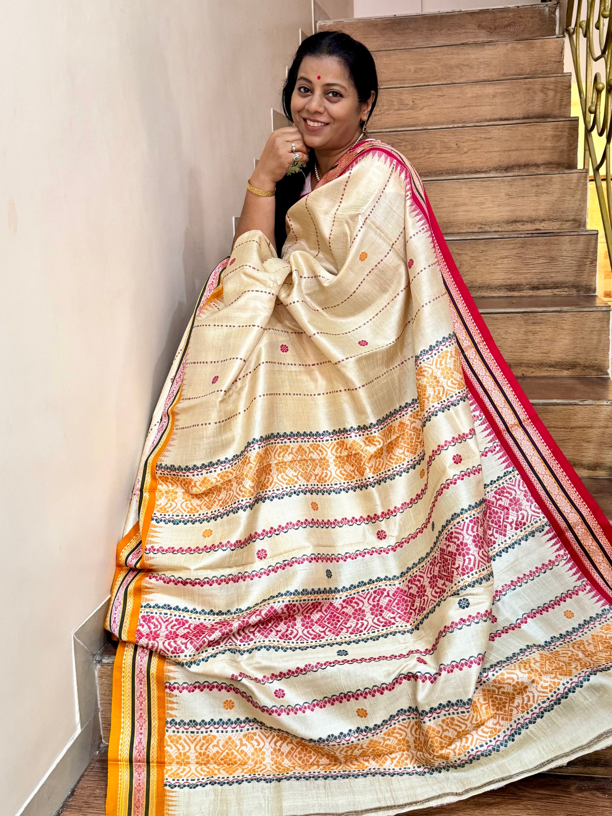 Karvati Kinar with jhala palla and woven verticle lines
