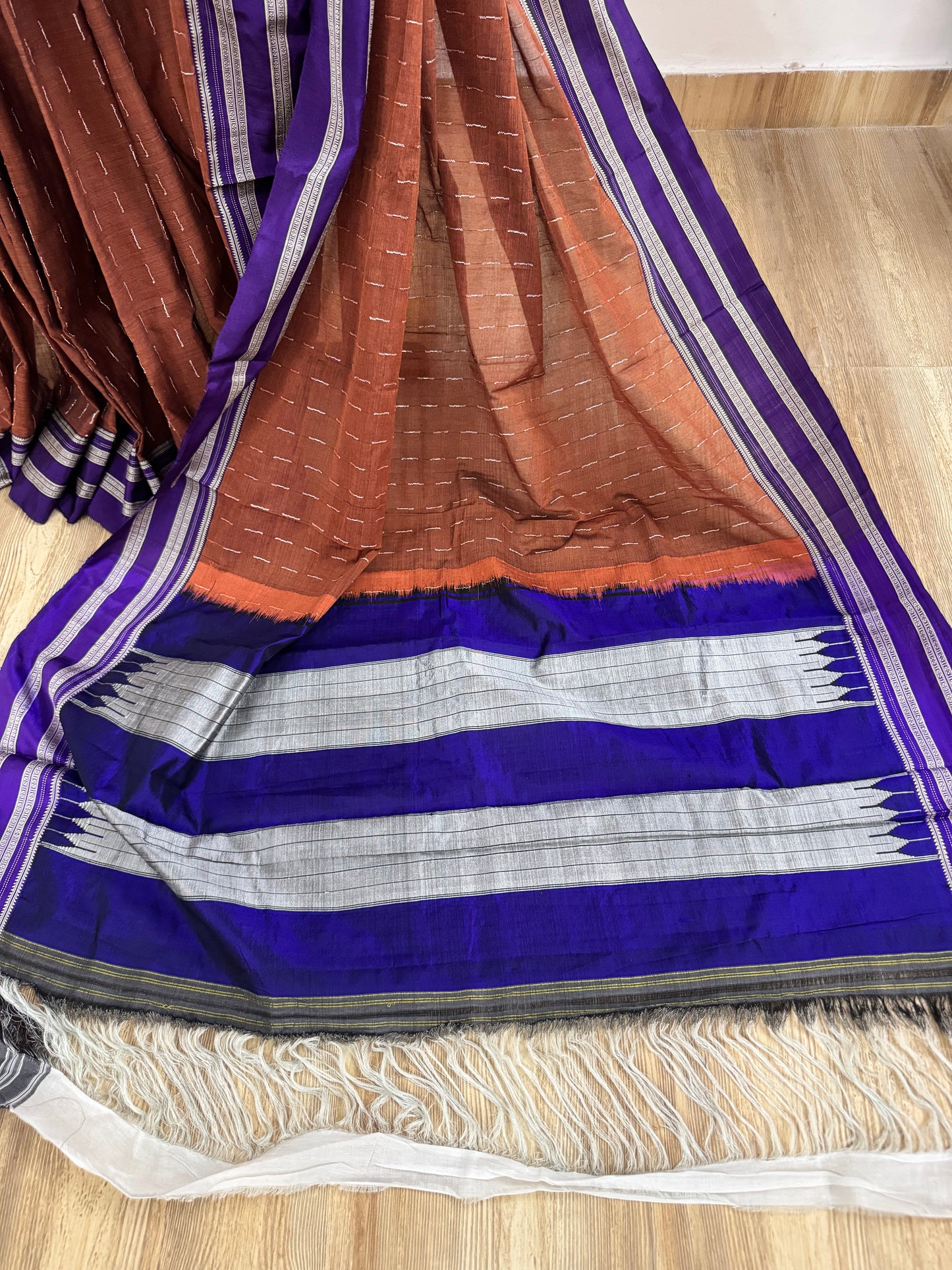 VASUNDHARA : BROWN ILKAL COTTON SAREE