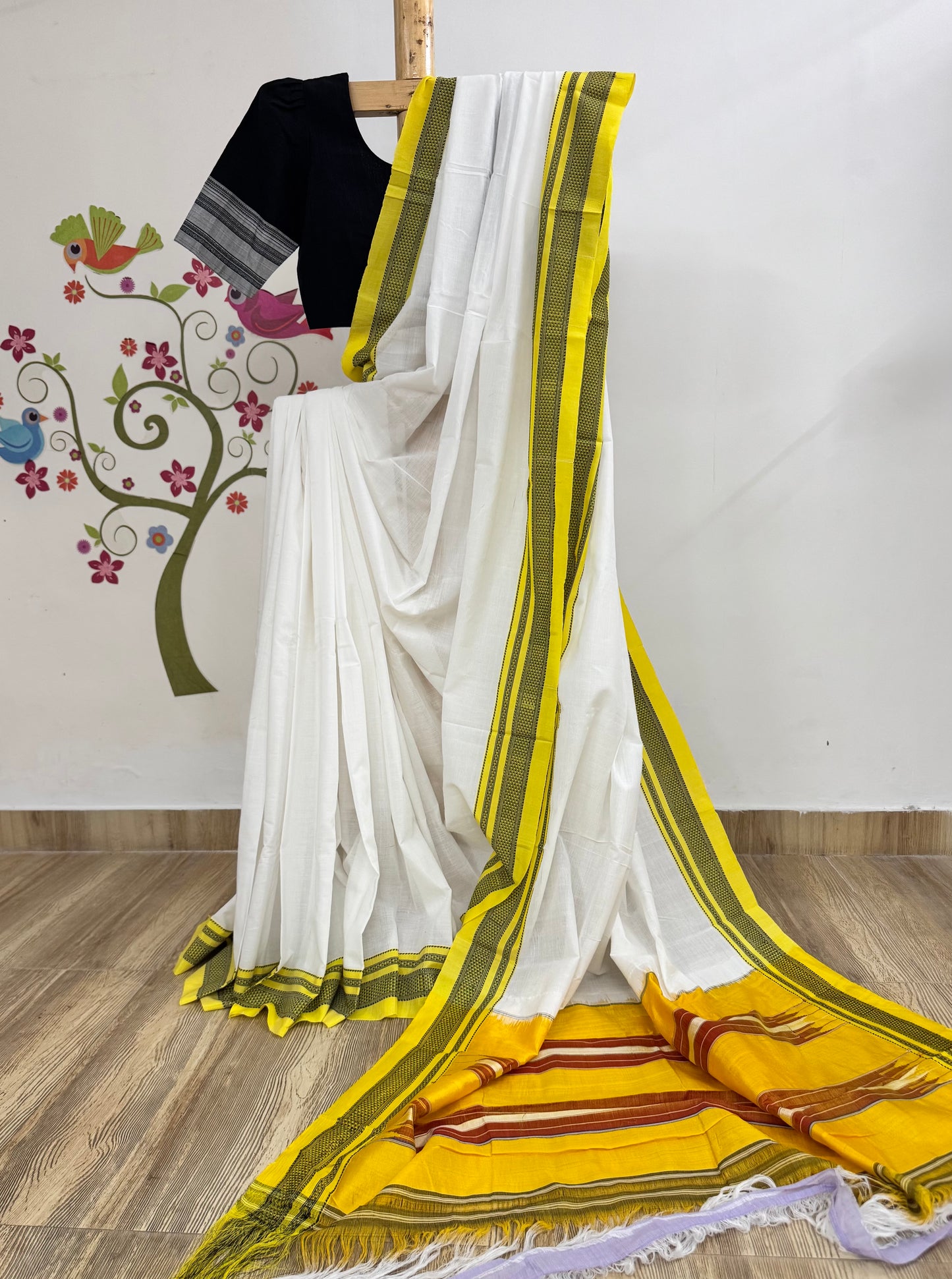 TROOPTI : WHITE ILKAL COTTON SAREE