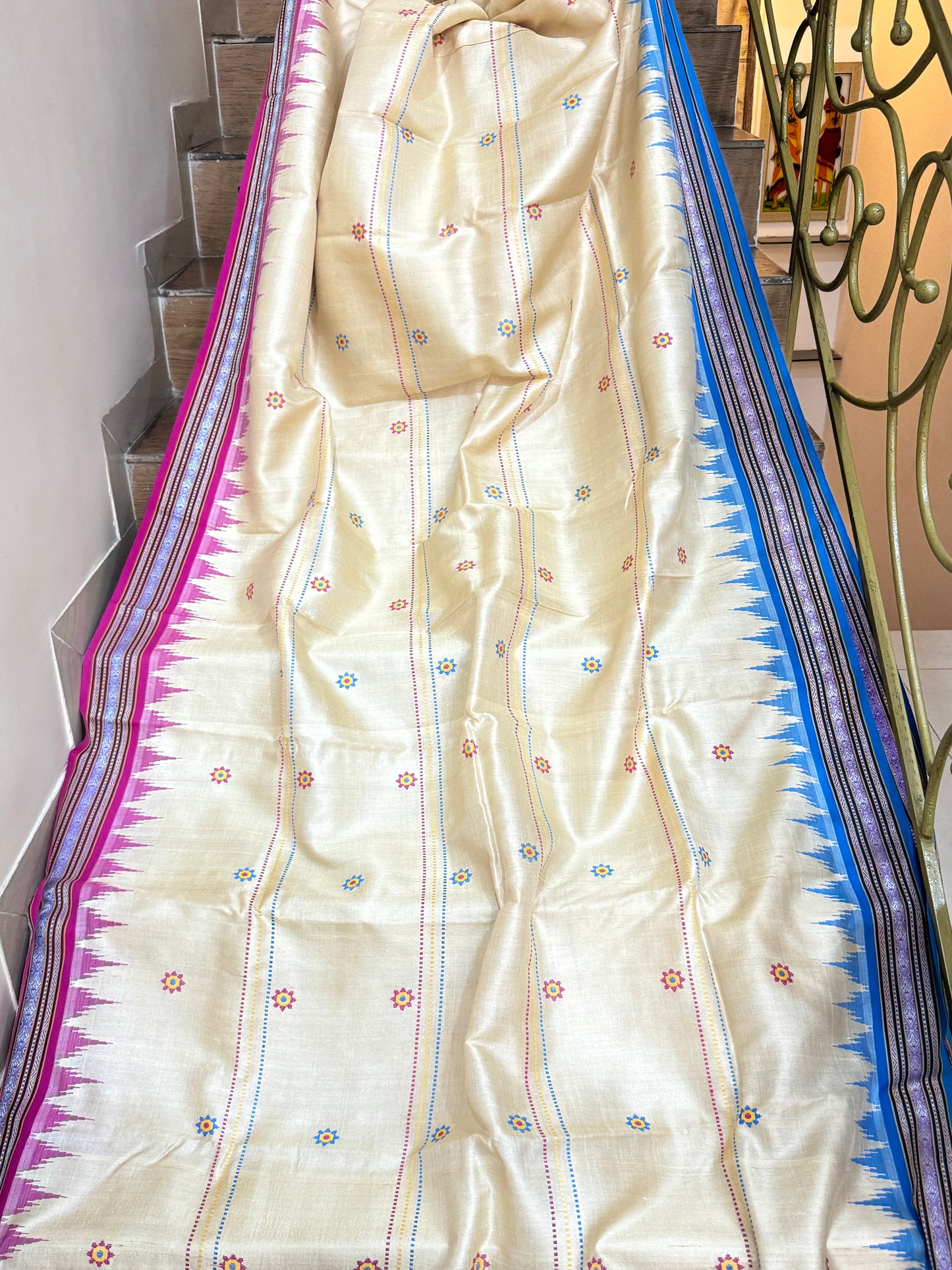 KRIPA : KARVATI KINAAR TUSSAR SILK JHALA PALLA WITH VERTICLE WOVEN STRIPES, PINK AND BLUE BORDERS