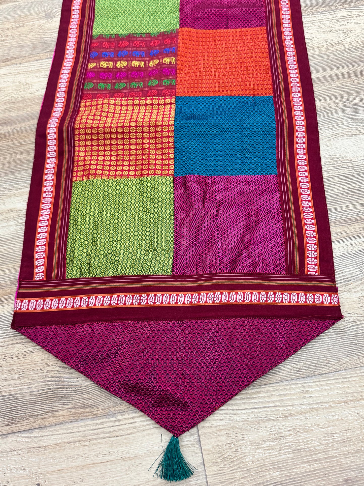 MULTICOLOUR QUILTED TABLE RUNNER