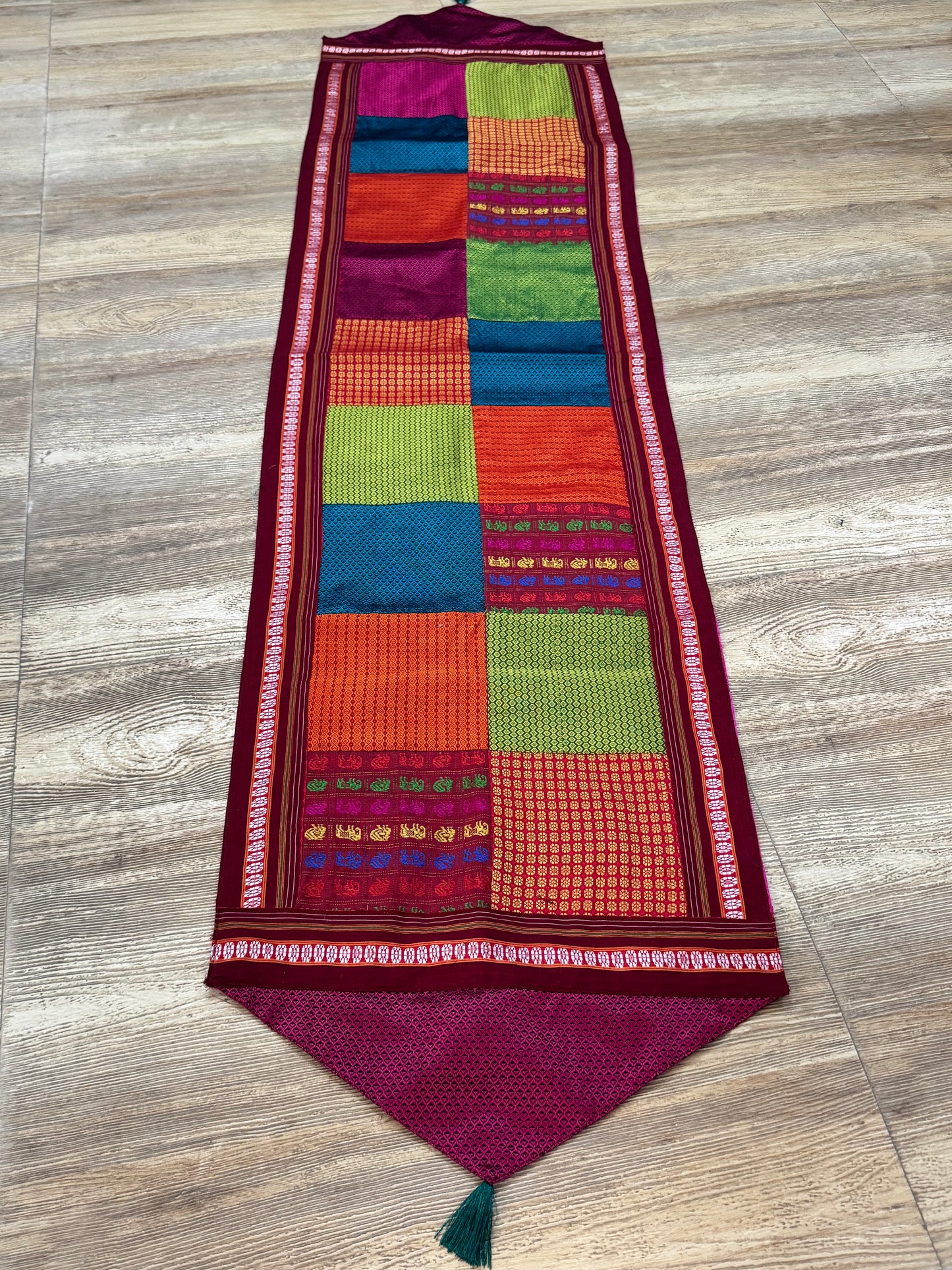 MULTICOLOUR QUILTED TABLE RUNNER