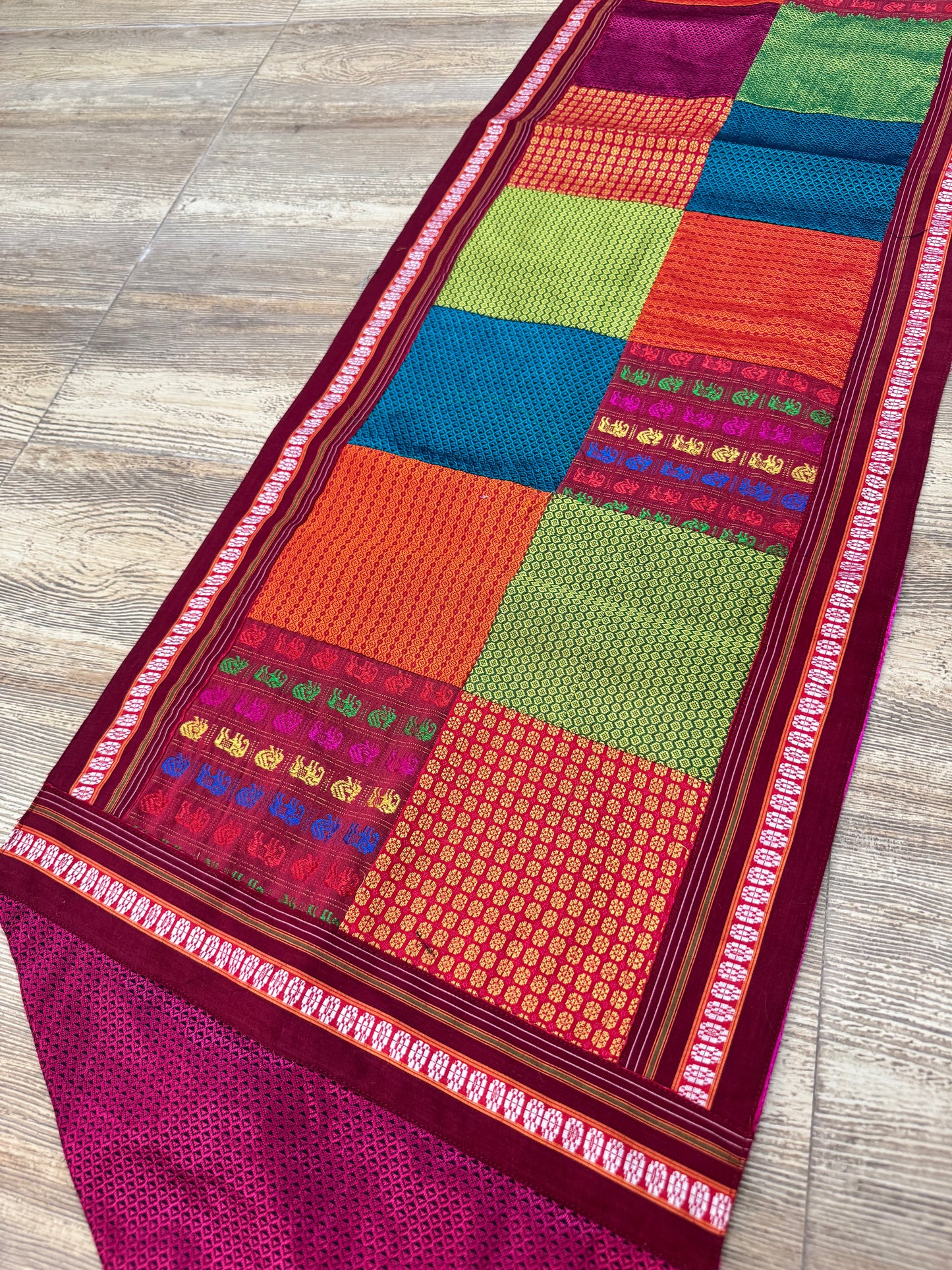 MULTICOLOUR QUILTED TABLE RUNNER