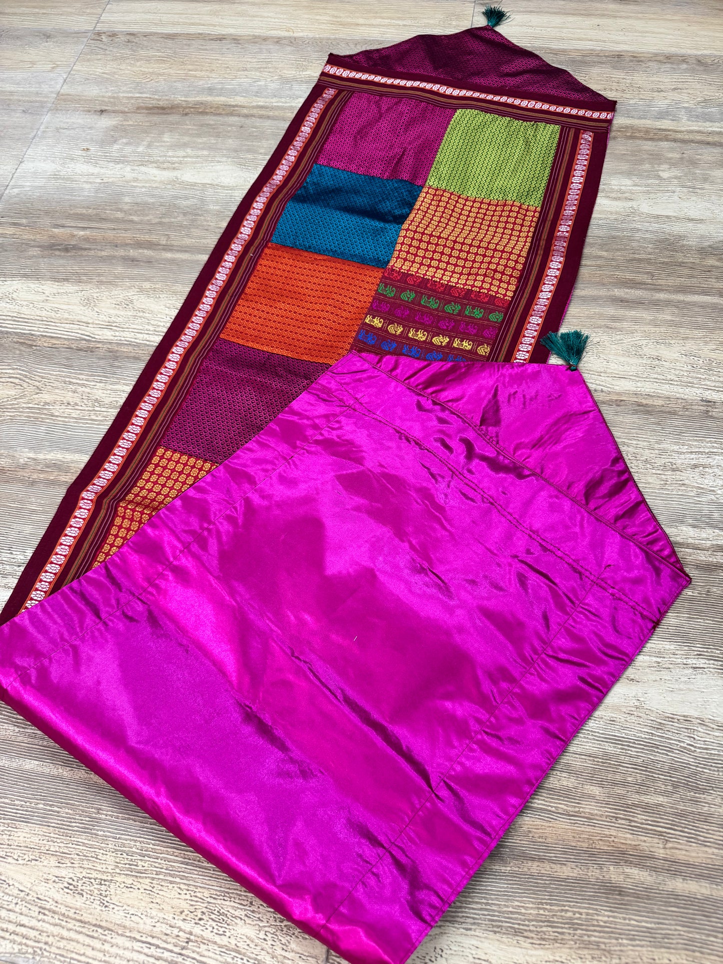 MULTICOLOUR QUILTED TABLE RUNNER