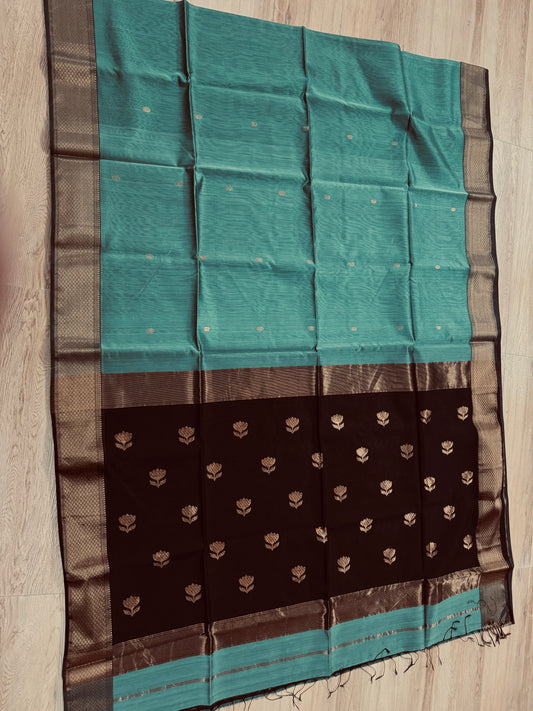 TANVI : MAHESHWARI SILK-COTTON SAREE WITH LOTUS