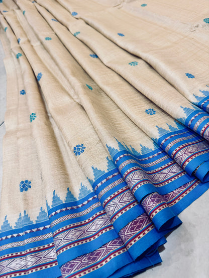 MRIDULA: KARVATI KINAAR TUSSAR SILK JHALA PALLA WITH AQUA BLUE BORDERS