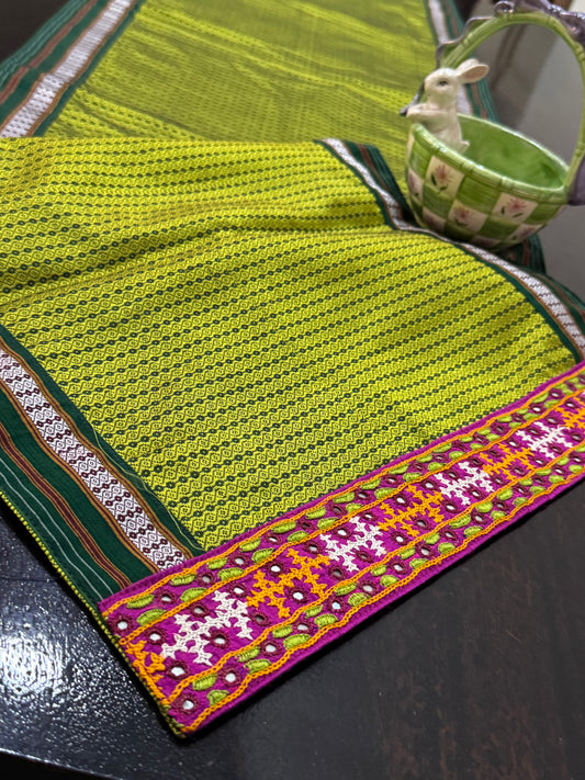 KHUN TABLE RUNNER
