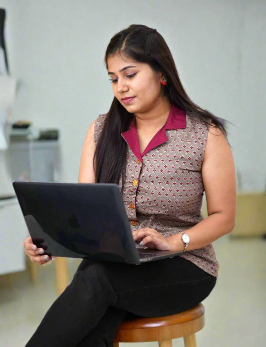 MARCH : COTTON PRINTED TOP