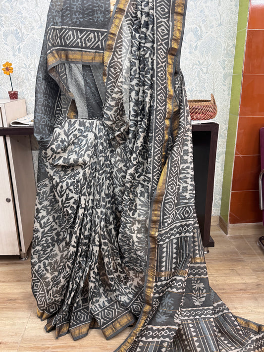 RAKSHA : HAND BLOCK PRINTED MAHESHWARI SILK COTTON SAREE