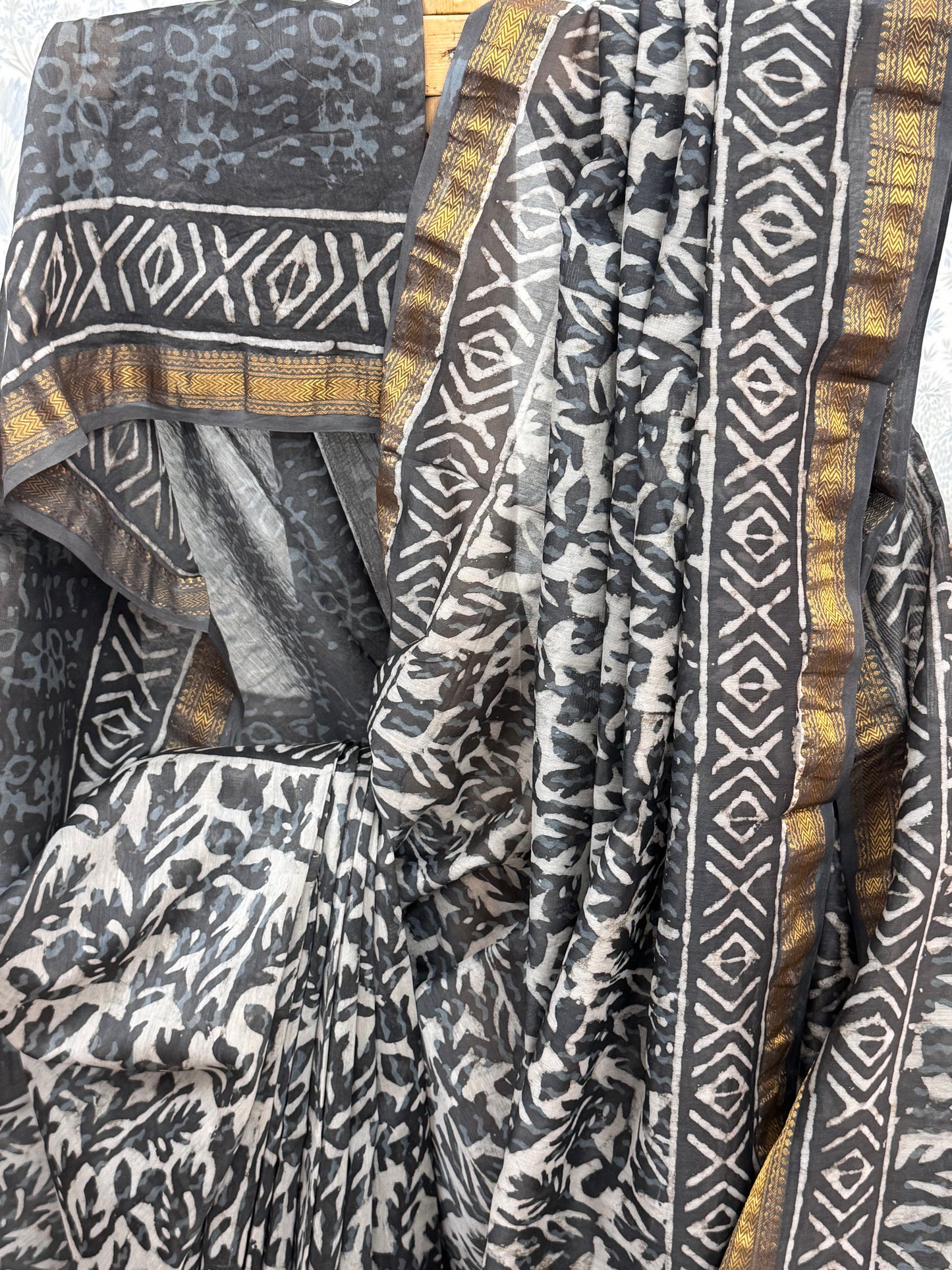 RAKSHA : HAND BLOCK PRINTED MAHESHWARI SILK COTTON SAREE