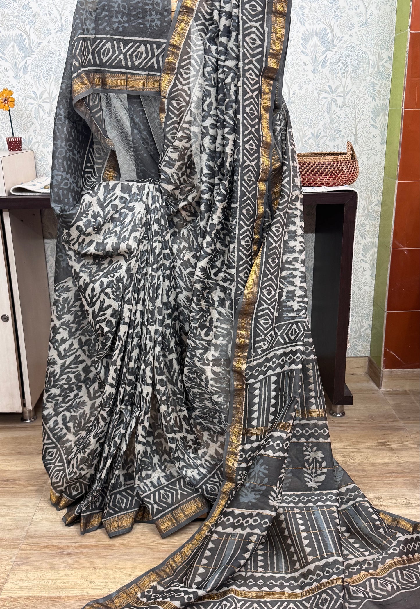 RAKSHA : HAND BLOCK PRINTED MAHESHWARI SILK COTTON SAREE