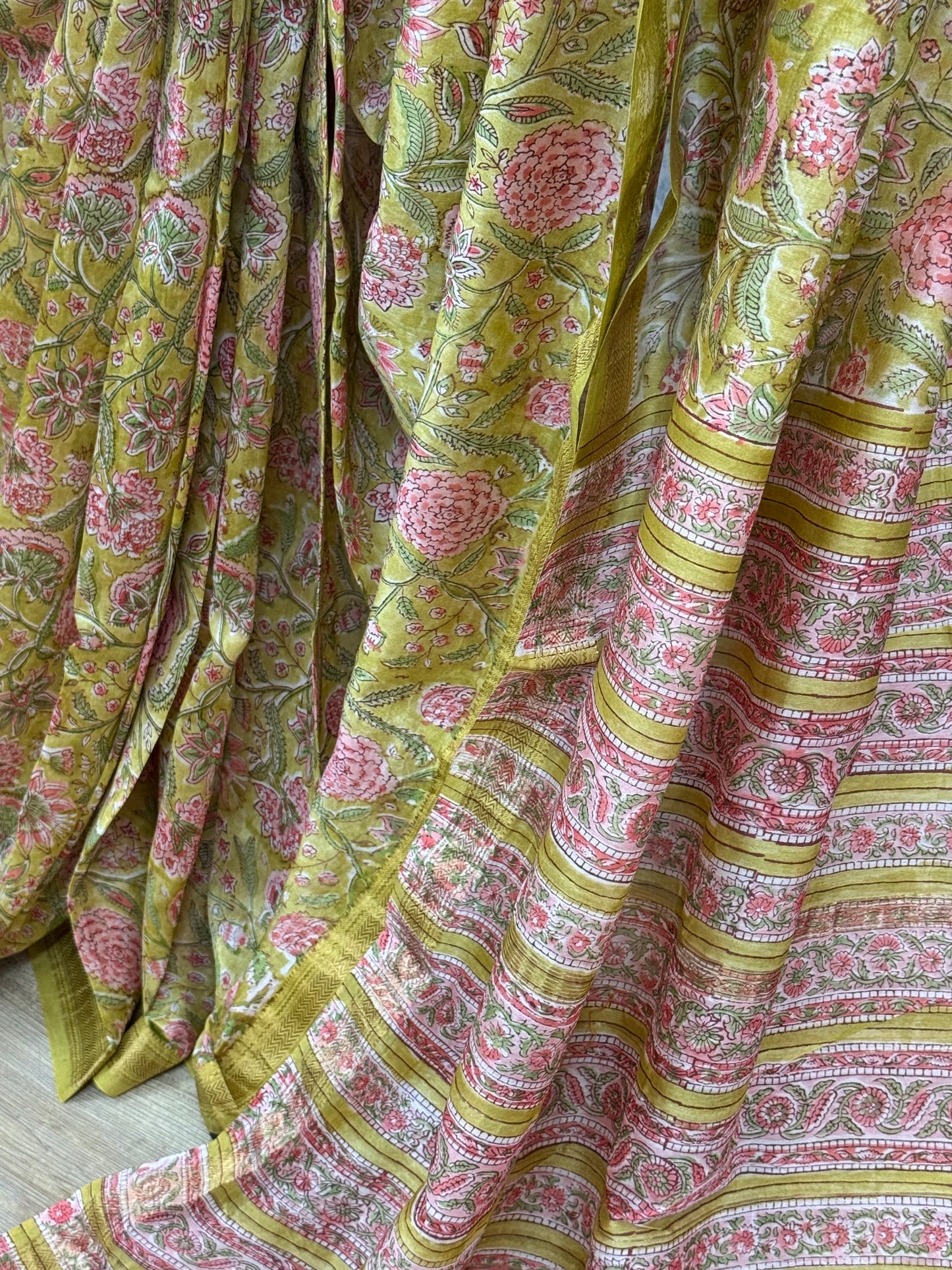 PHOOLPARNA : HAND BLOCK PRINTED MAHESHWARI SILK COTTON SAREE