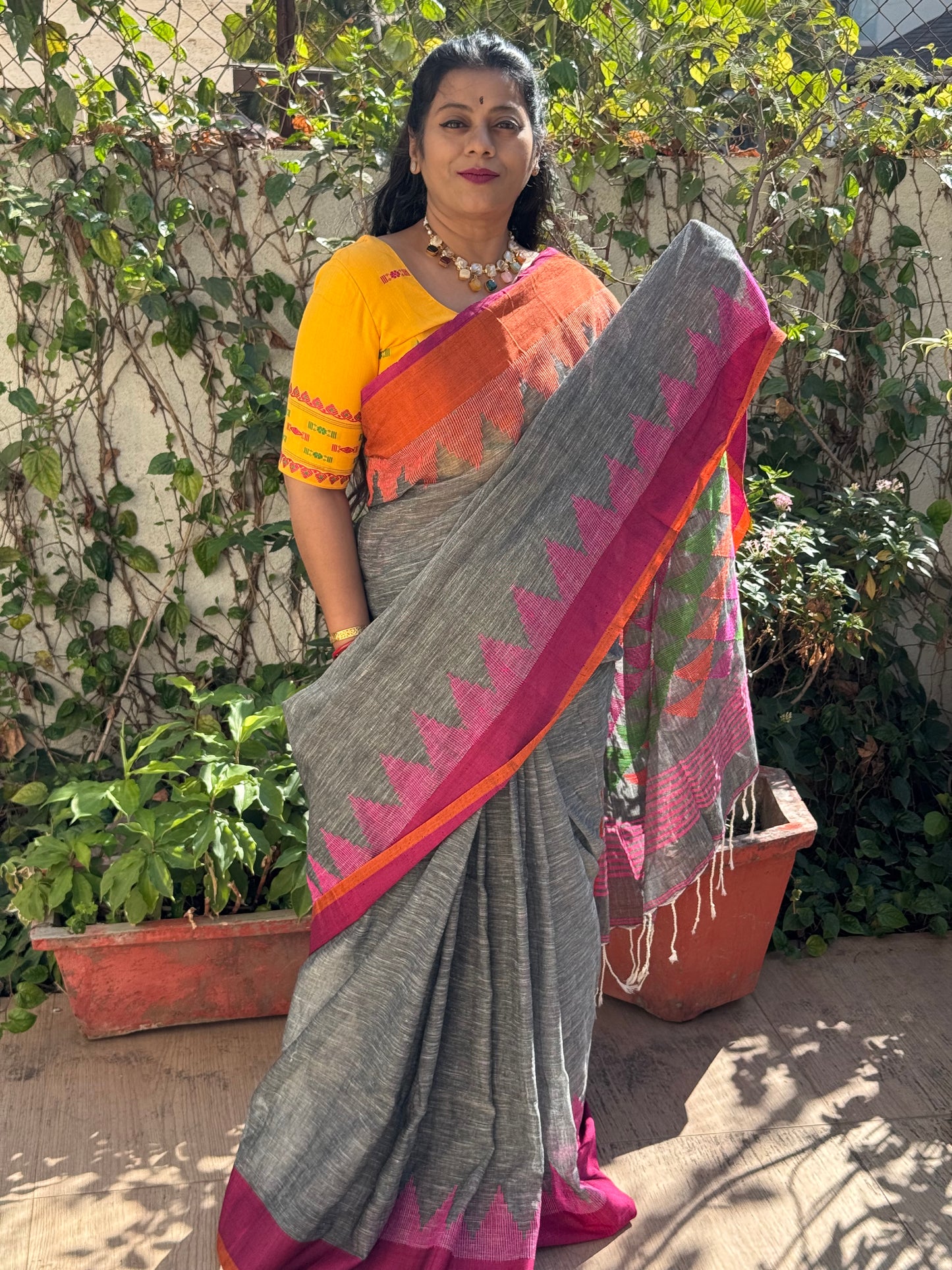 KUMAREE : GREY PURE LINEN JAMDANI SAREE
