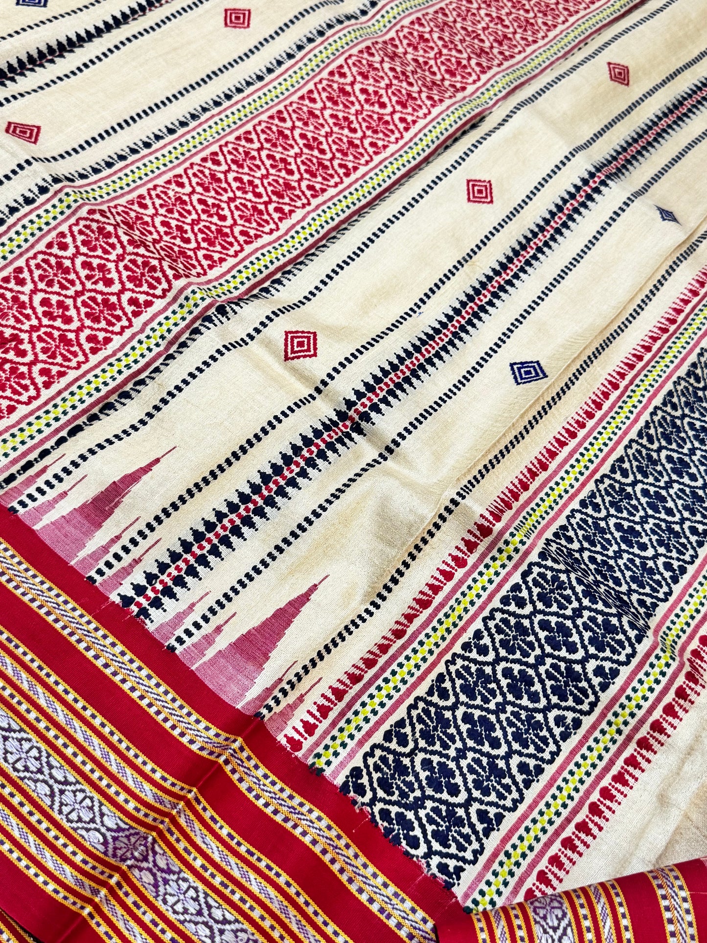 SPRUHA : KARVATI KINAAR TUSSAR SILK JHALA PALLA WITH RED BLUE BORDERS
