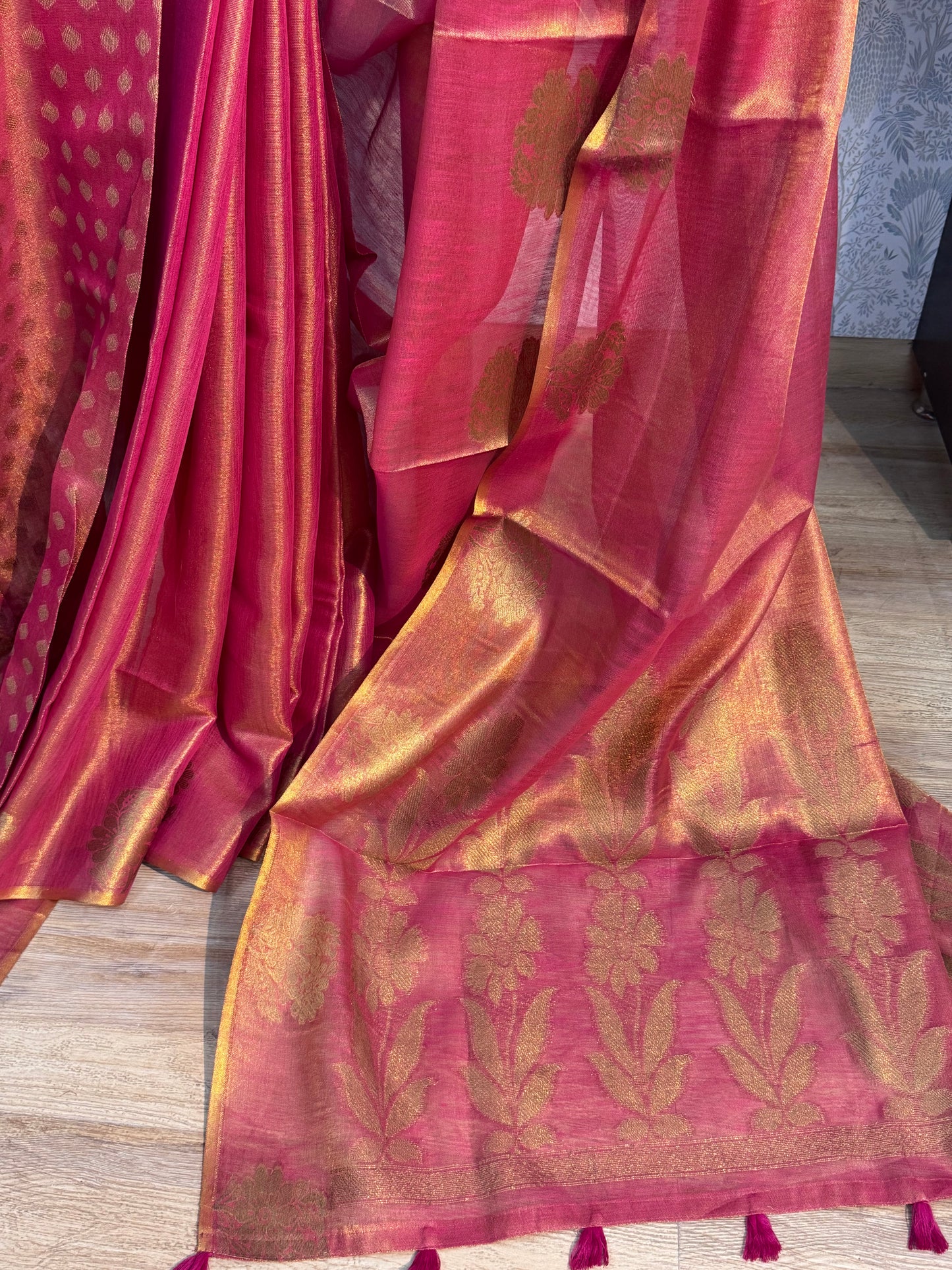 DEVESHI : SILK-TISSUE MAHESHWARI SAREE