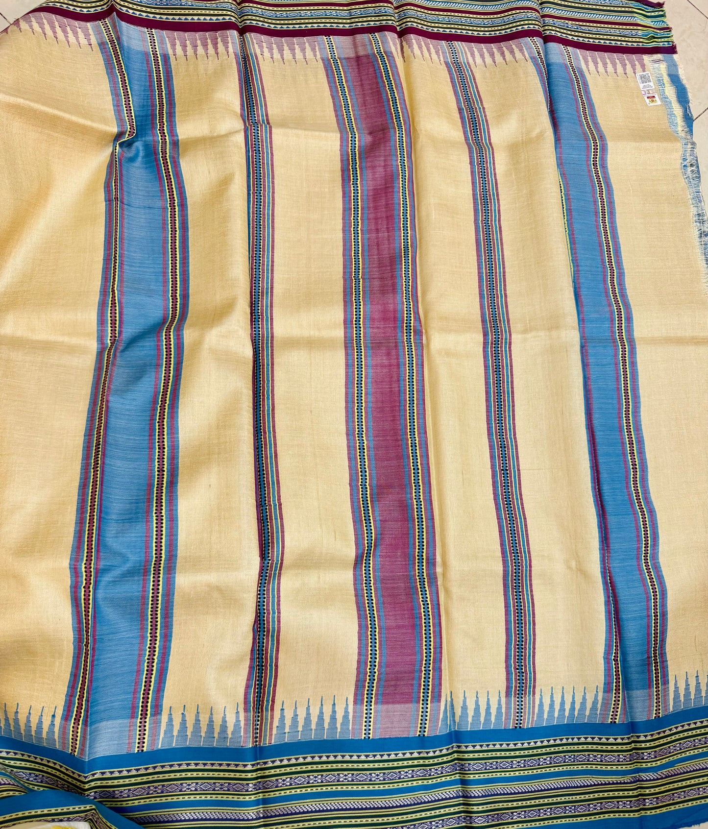 URVASHI : VIDARBHA TUSSAR KARVATI KINAR SAREE WITH BLUE-BURGUNDY BORDERS
