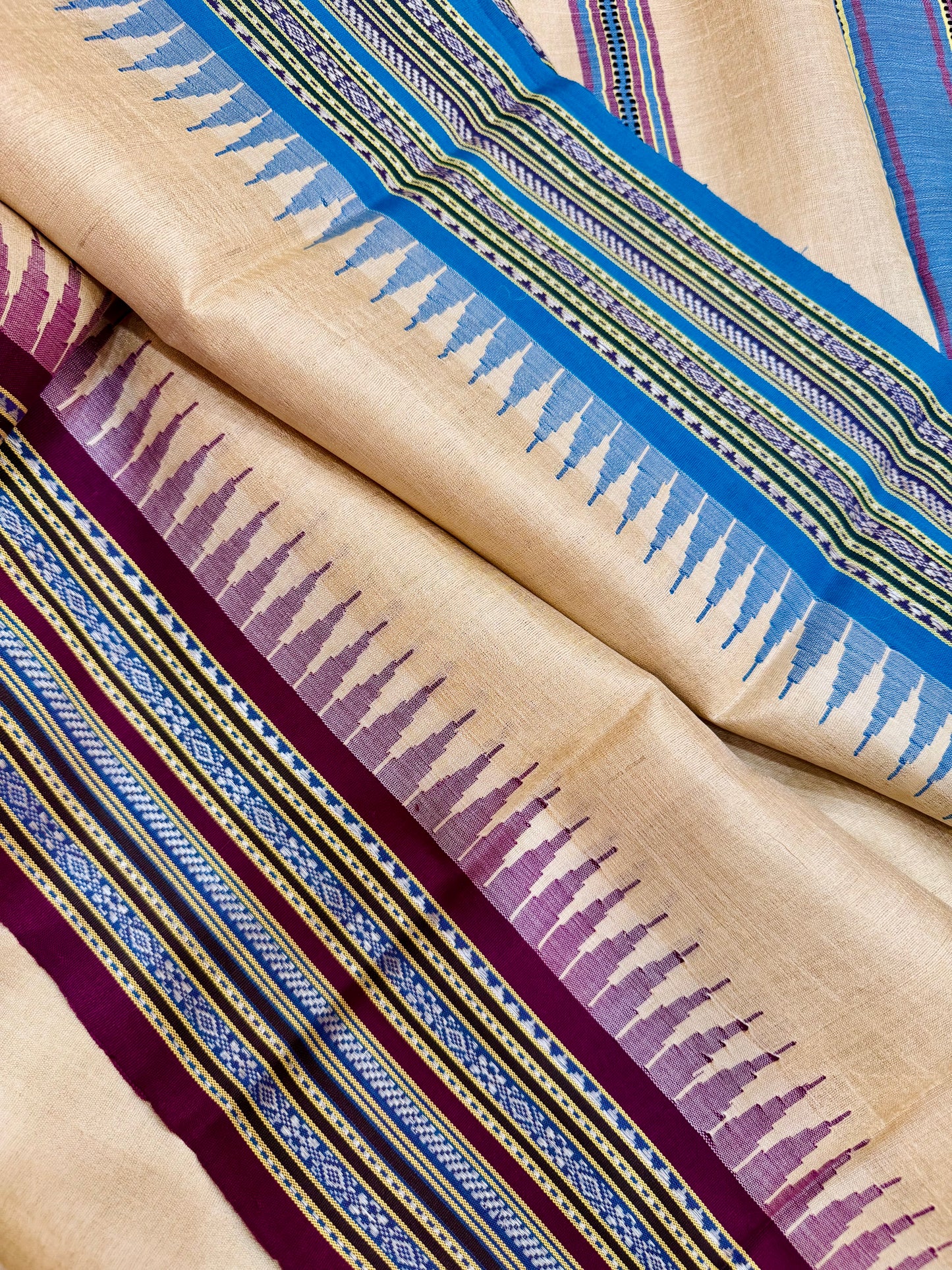 URVASHI : VIDARBHA TUSSAR KARVATI KINAR SAREE WITH BLUE-BURGUNDY BORDERS