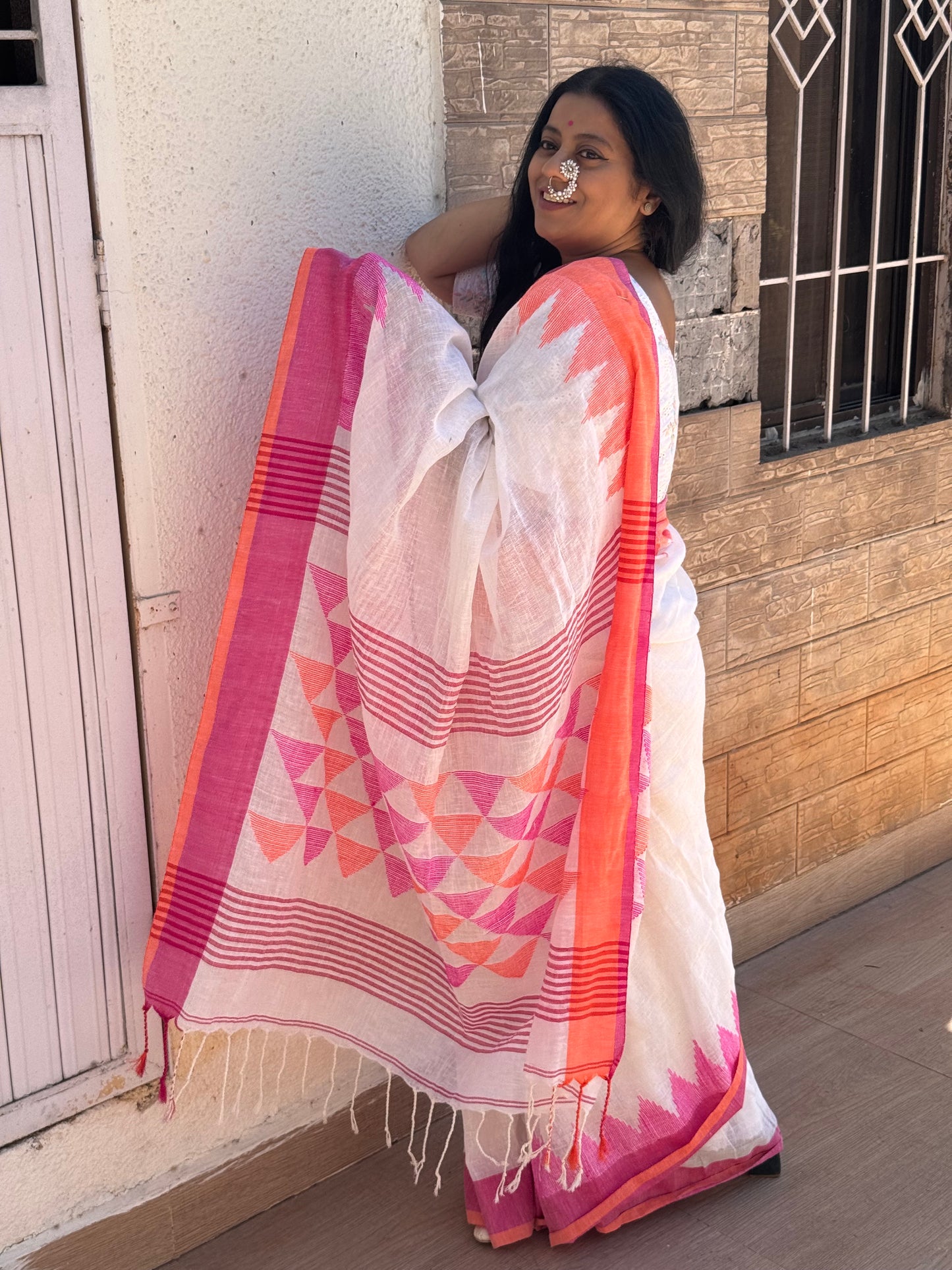 PREMAA : WHITE PURE LINEN JAMDANI SAREE