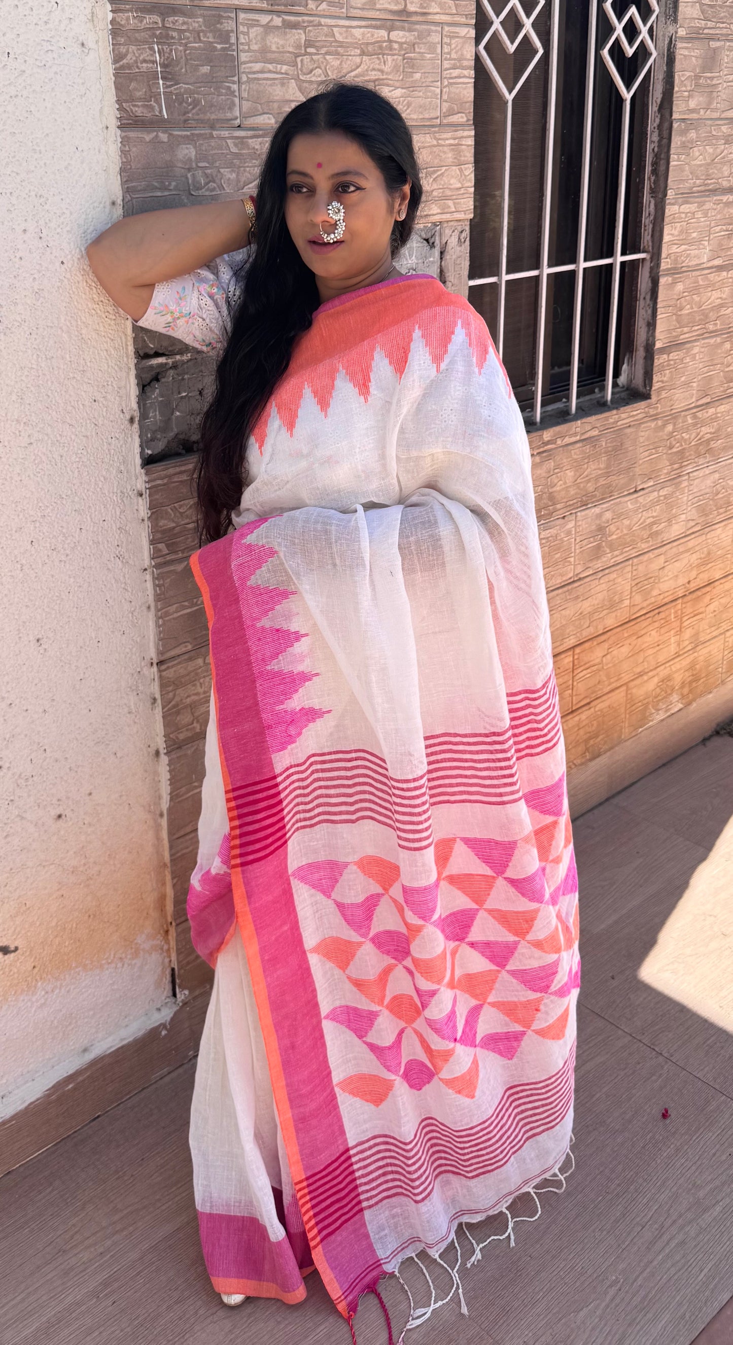 PREMAA : WHITE PURE LINEN JAMDANI SAREE